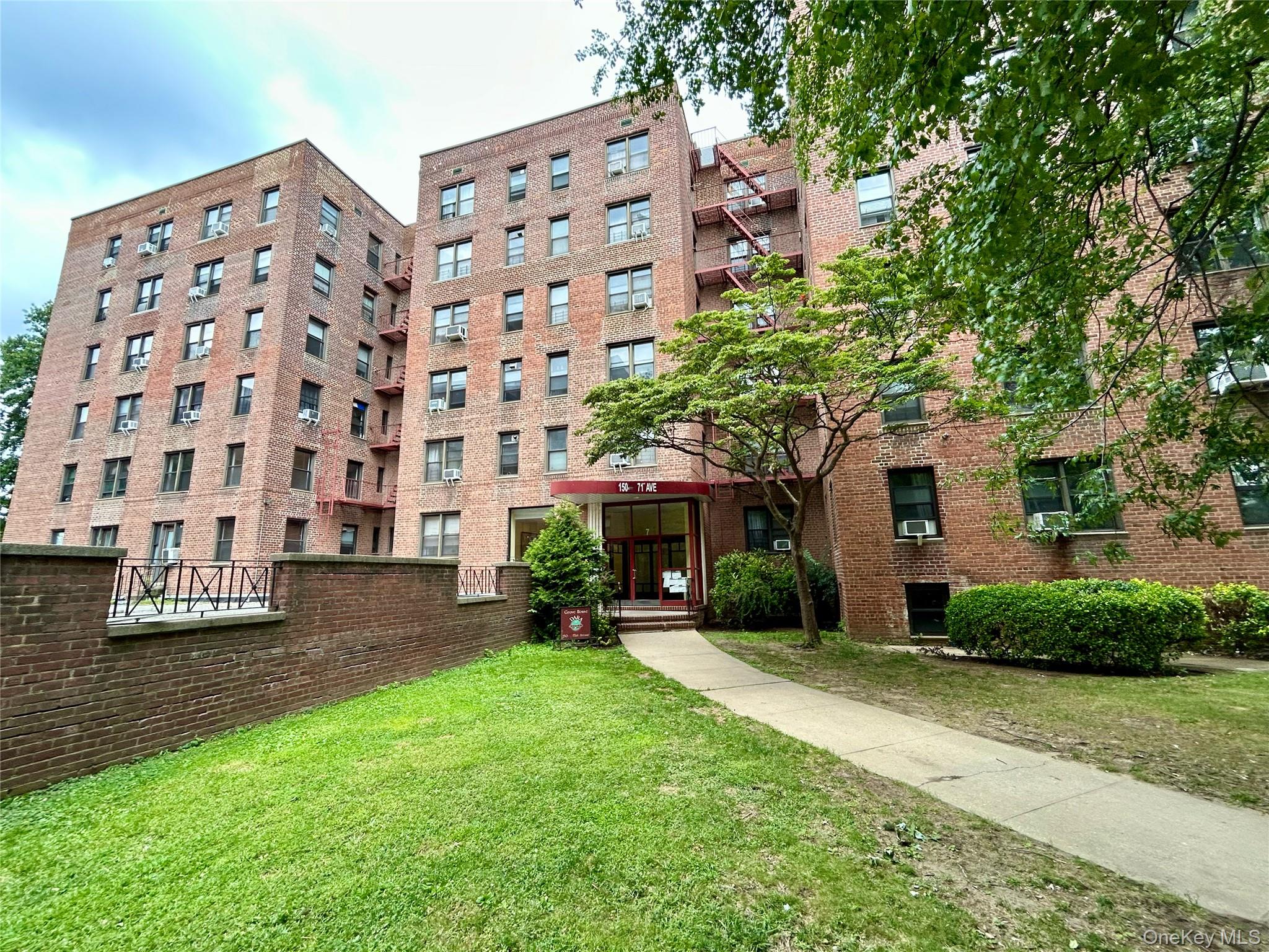 15020 71st Avenue Unit 6J, Kew Garden Hills NY 11367