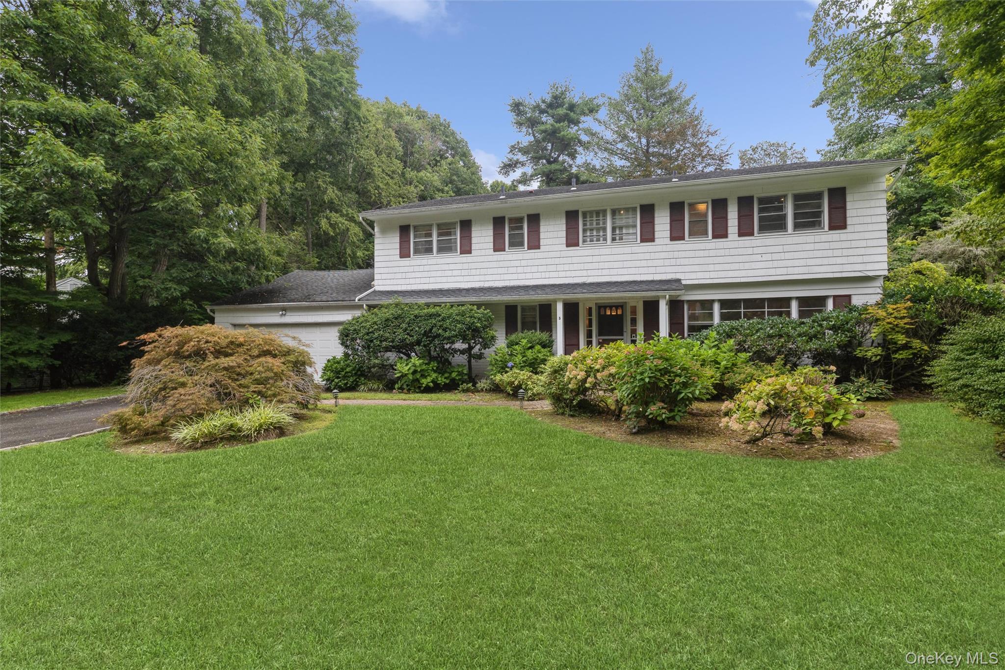 5 Hemlock Drive, East Hills NY 11576