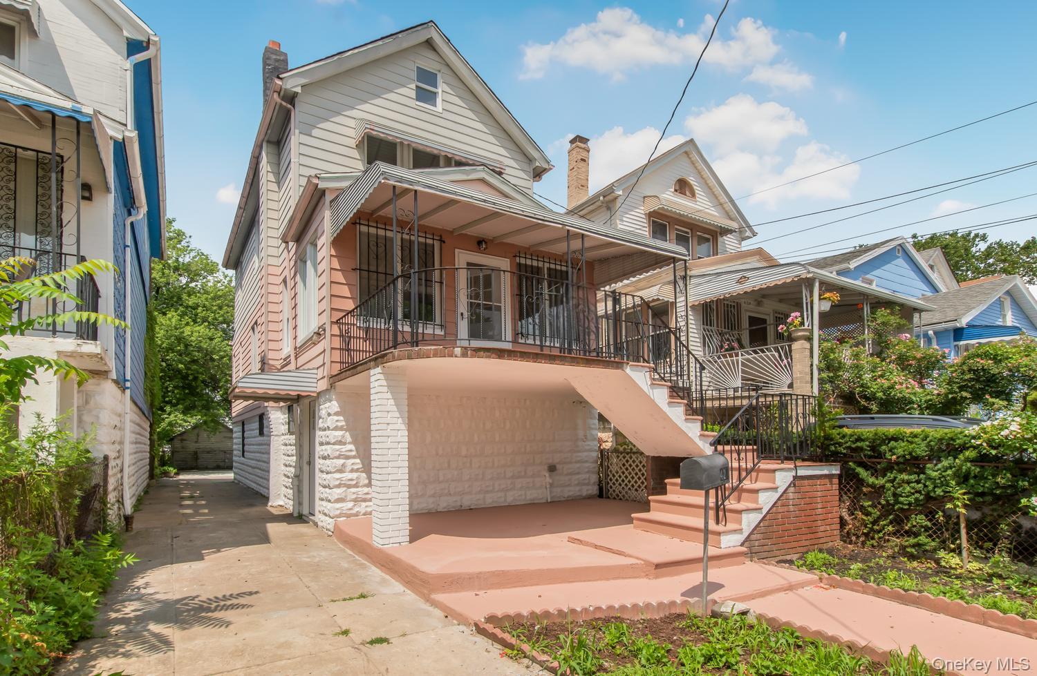427 Taylor Avenue, Bronx NY 10473