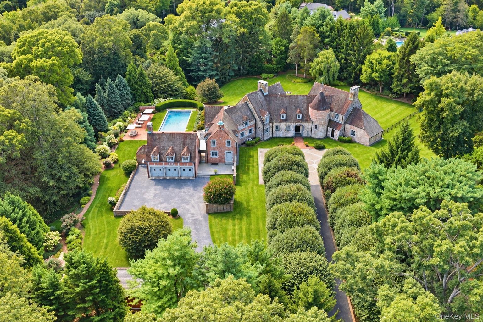 3 White Hill Road, Cold Spring Harbor NY 11724