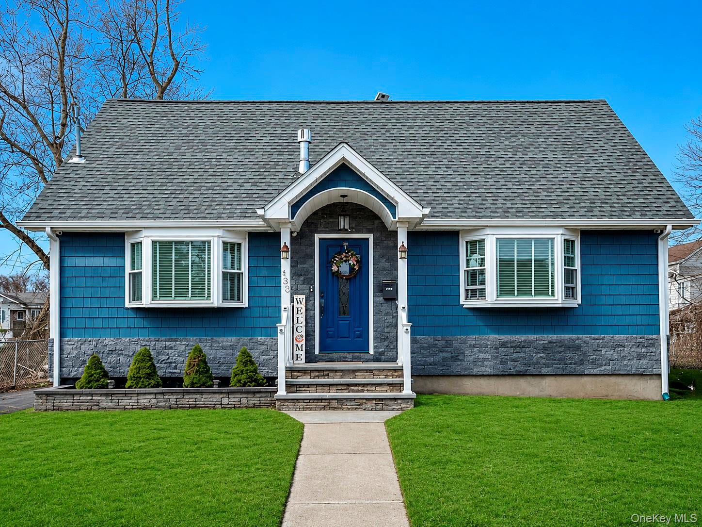433 S 7th Street, Lindenhurst NY 11757