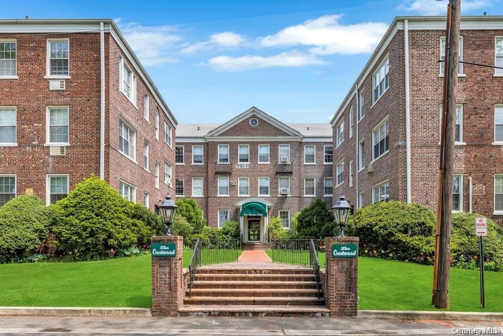1 Meadow Drive Unit 3-C, Woodmere NY 11598