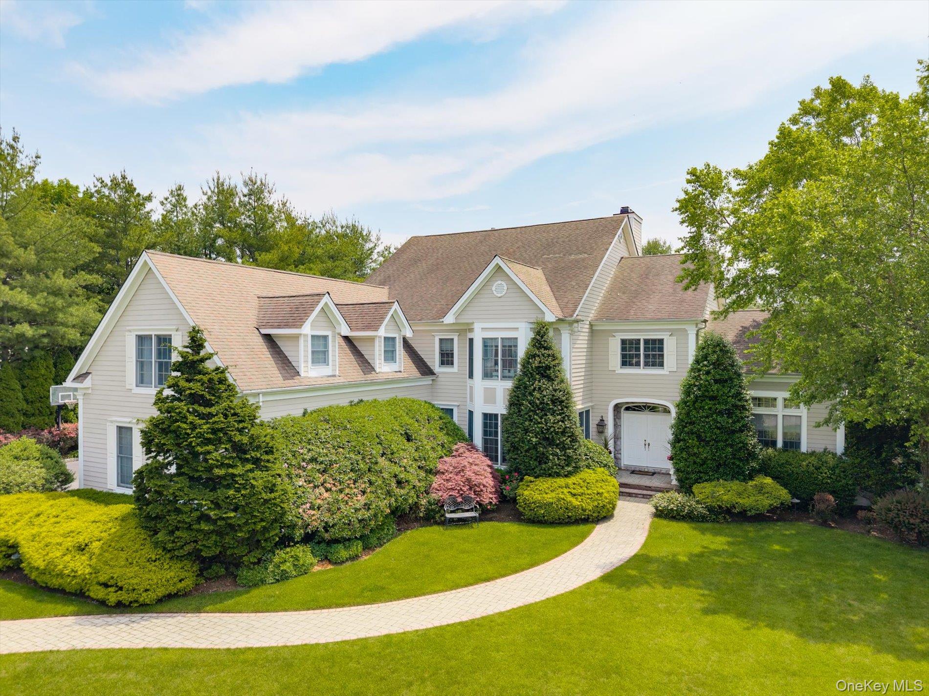 37 Legends Circle, Melville NY 11747