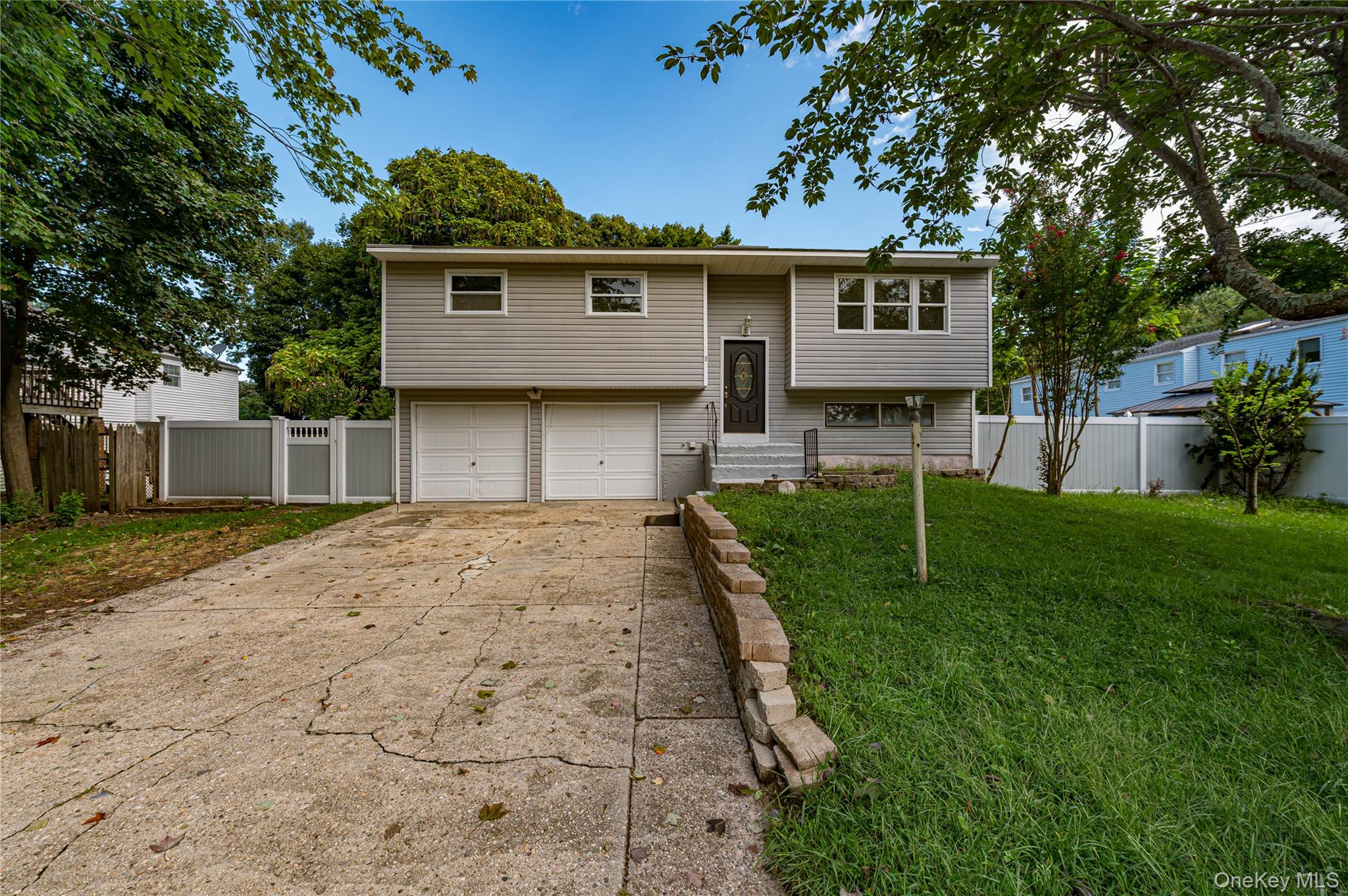 5 Durst Drive, Selden NY 11784