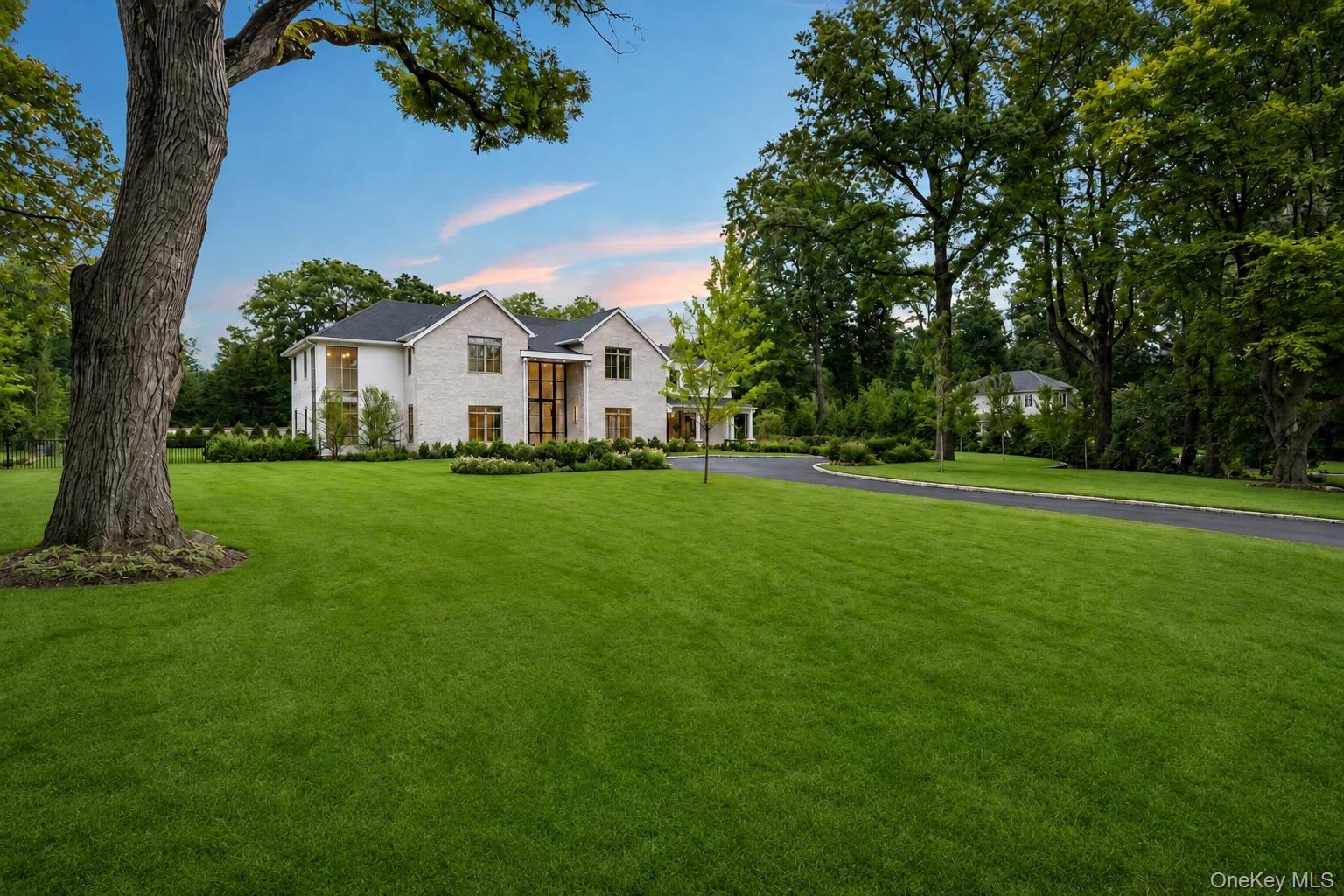 25 W Creek Farms Road, Sands Point NY 11050