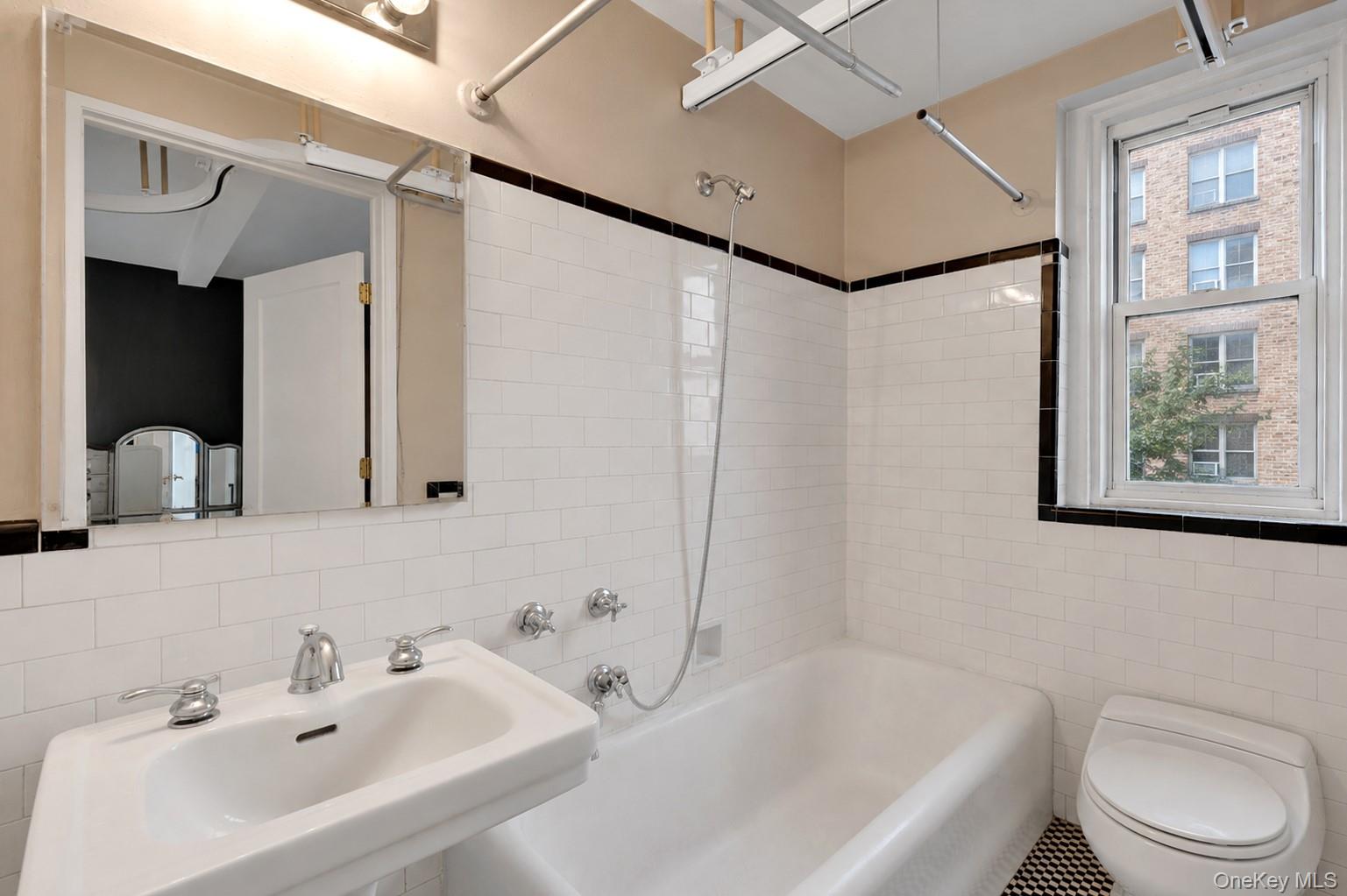 433 W 34th Street Unit 2N, Manhattan NY 10001