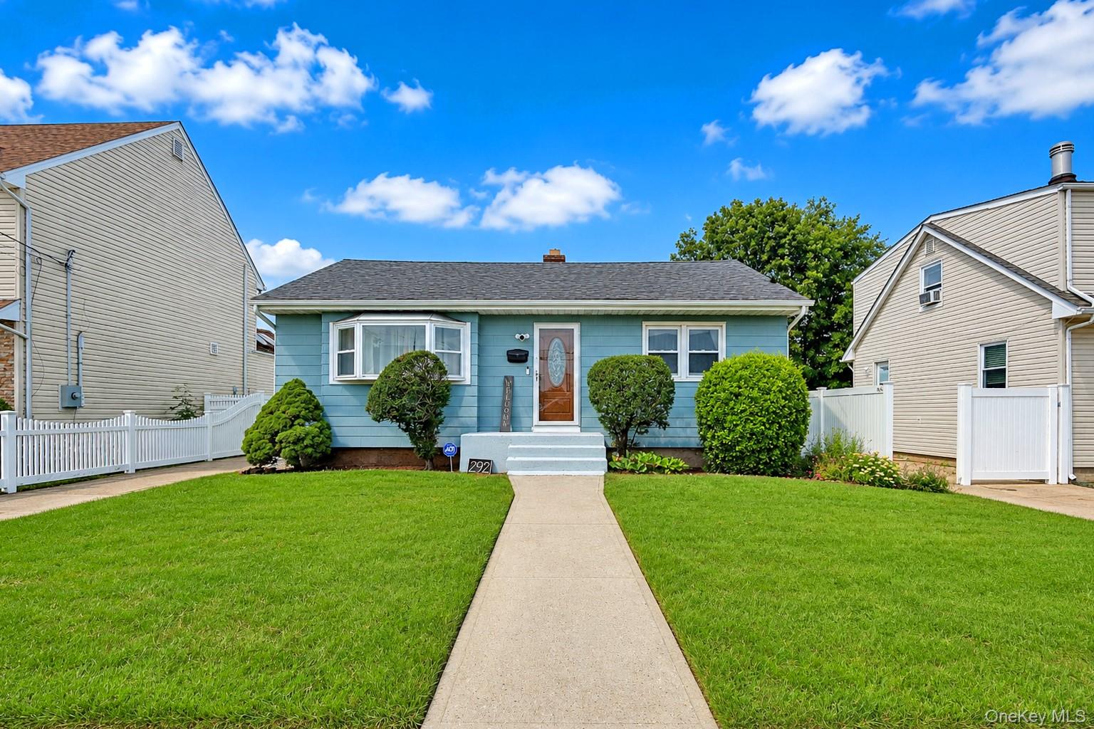 292 Roosevelt Avenue, Freeport NY 11520