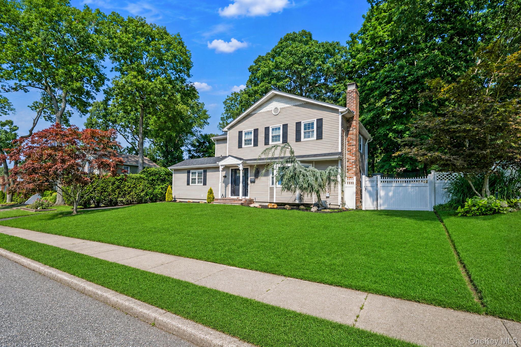 15 Jamar Lane, Lake Ronkonkoma NY 11779
