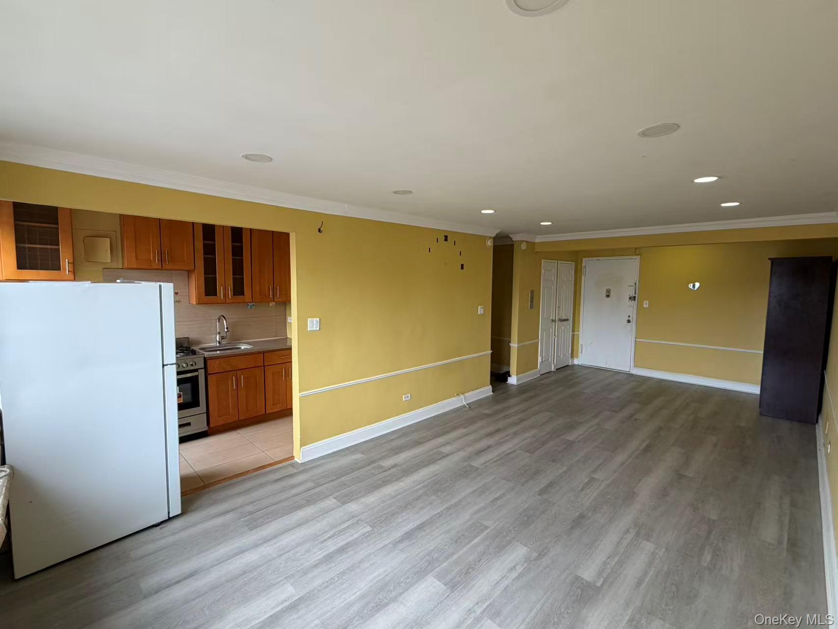 83-45 Vietor Ave Unit 5D, Elmhurst NY 11373