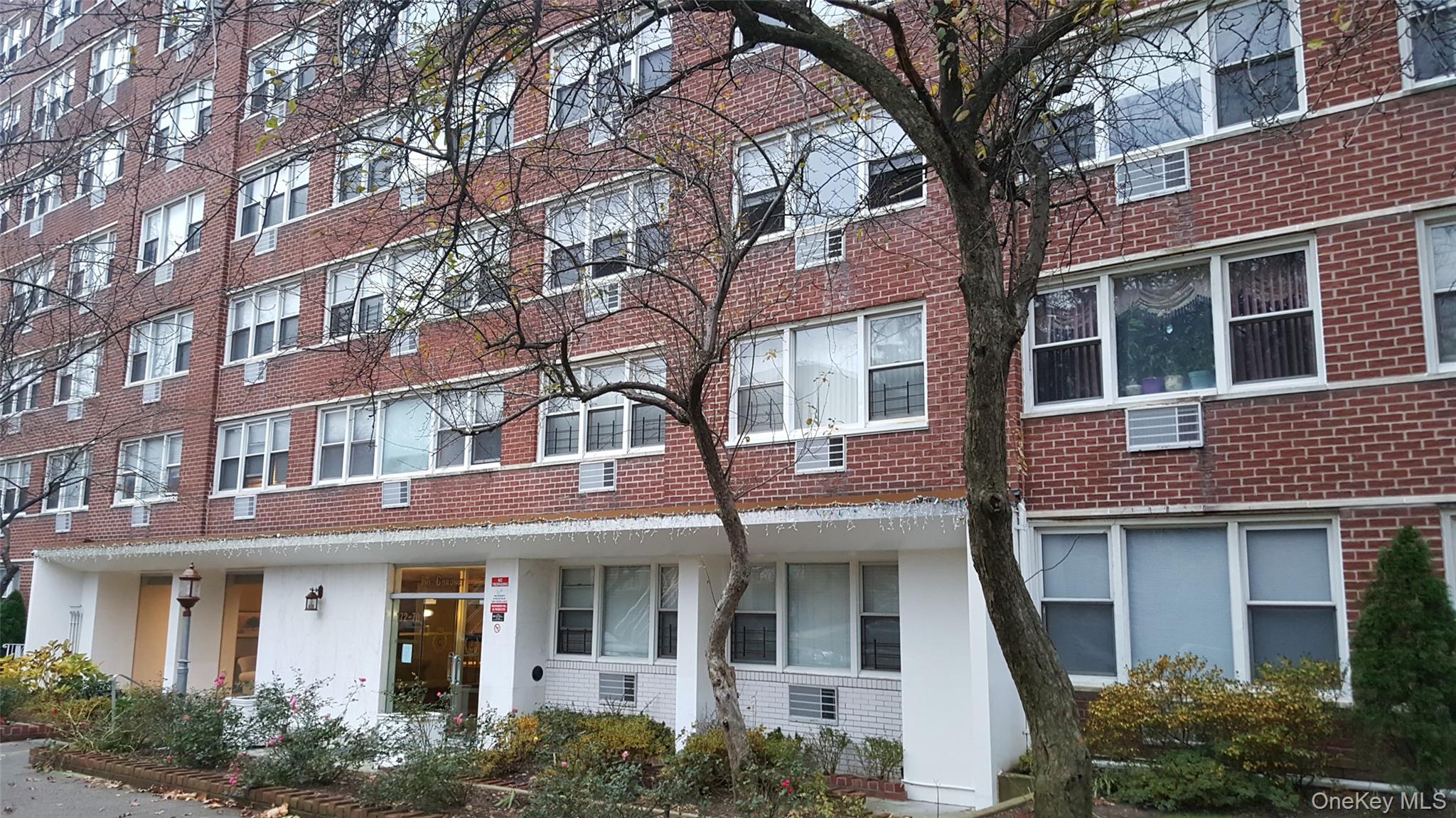 172-70 Highland Avenue Unit 3M, Jamaica Estates NY 11432
