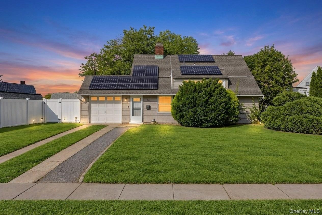 35 Meeting Lane, Hicksville NY 11801