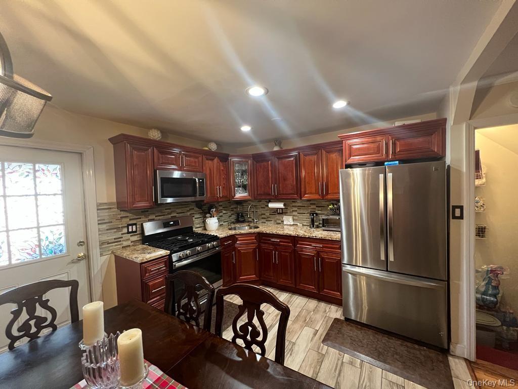 1023B E 229th Street, Bronx NY 10466