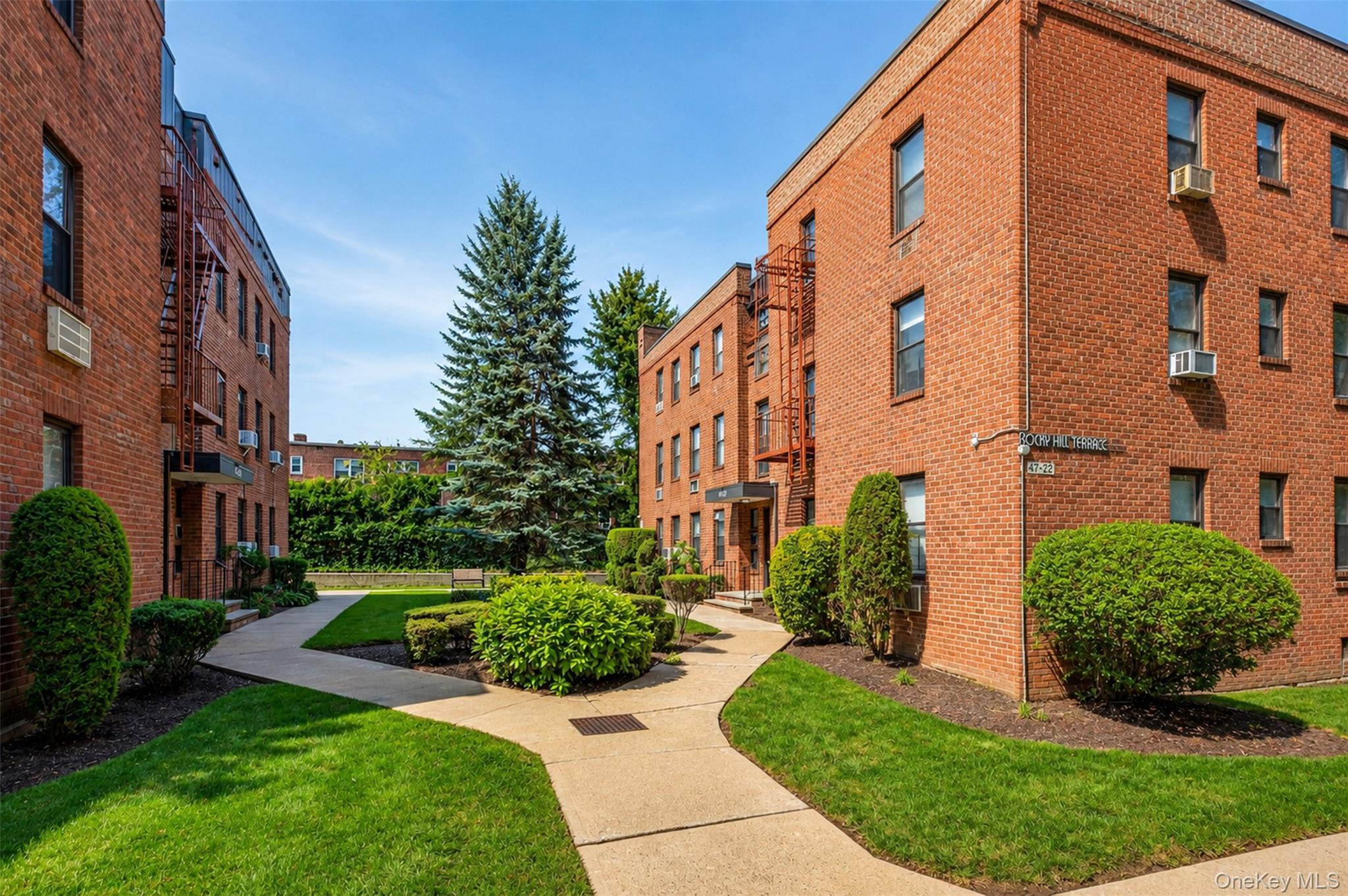 47-22 215th Pl Unit 2B, Bayside NY 11364