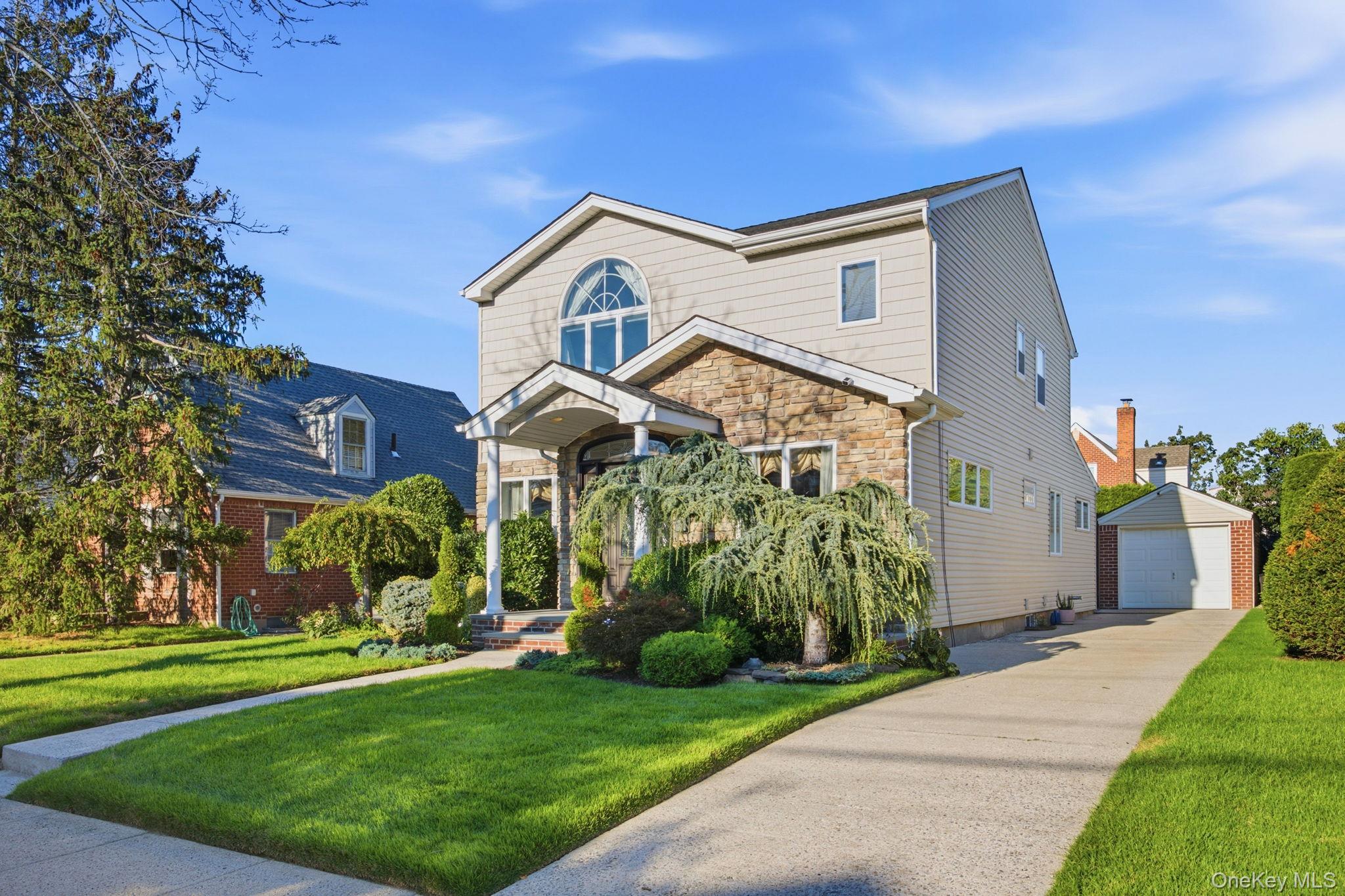 154 Celler Avenue, New Hyde Park NY 11040