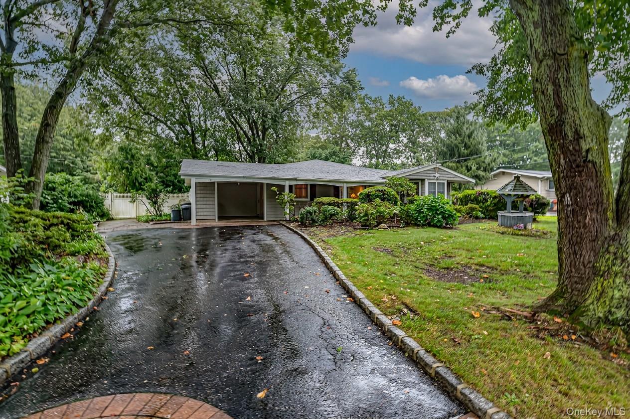 15 Longhorn Lane, East Setauket NY 11733