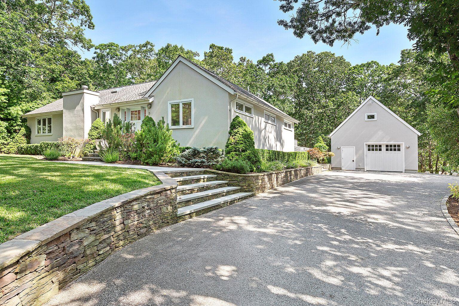 5 Rowman Court, East Hampton NY 11937