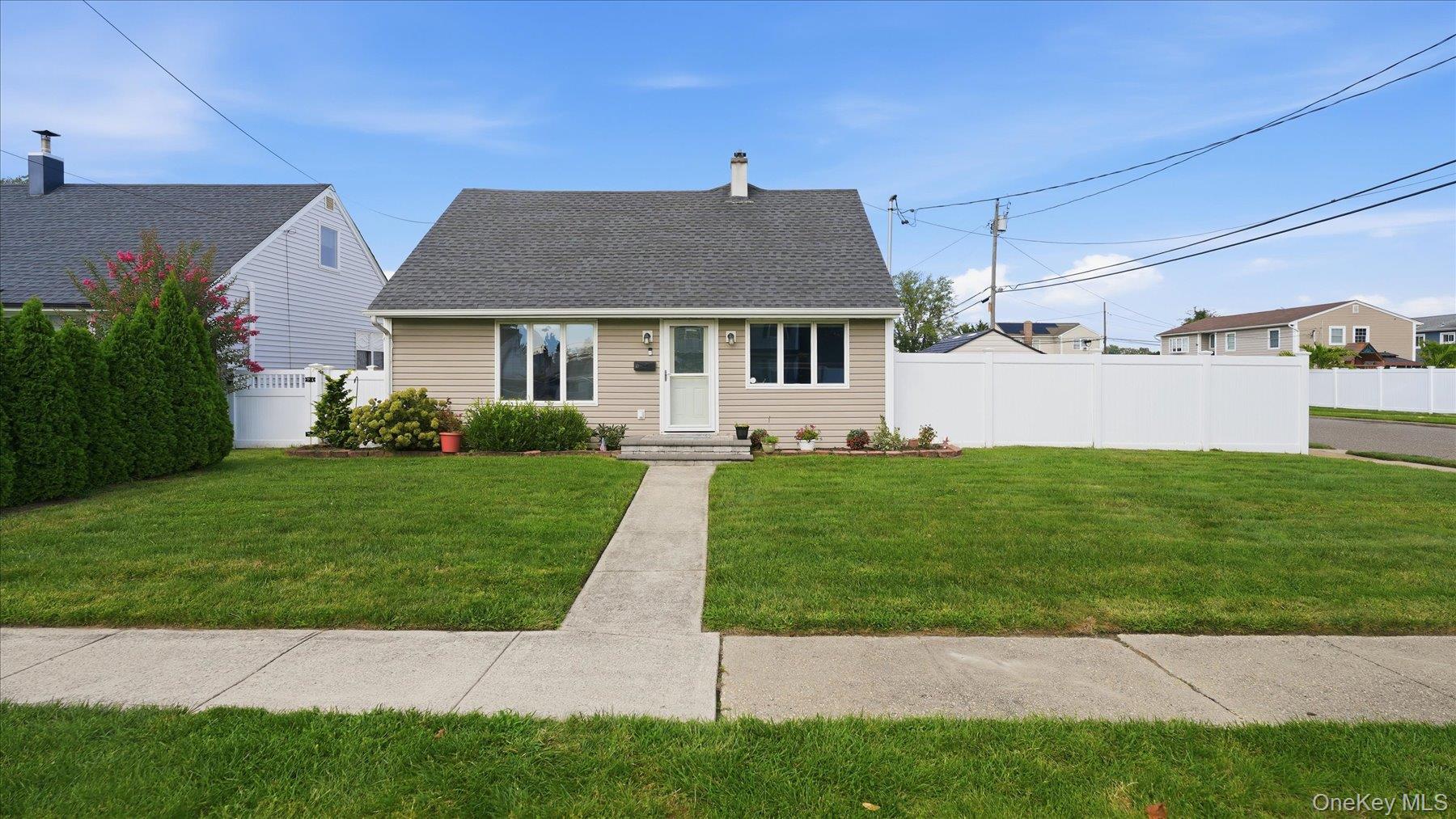 47 Berkeley Place, Massapequa NY 11758