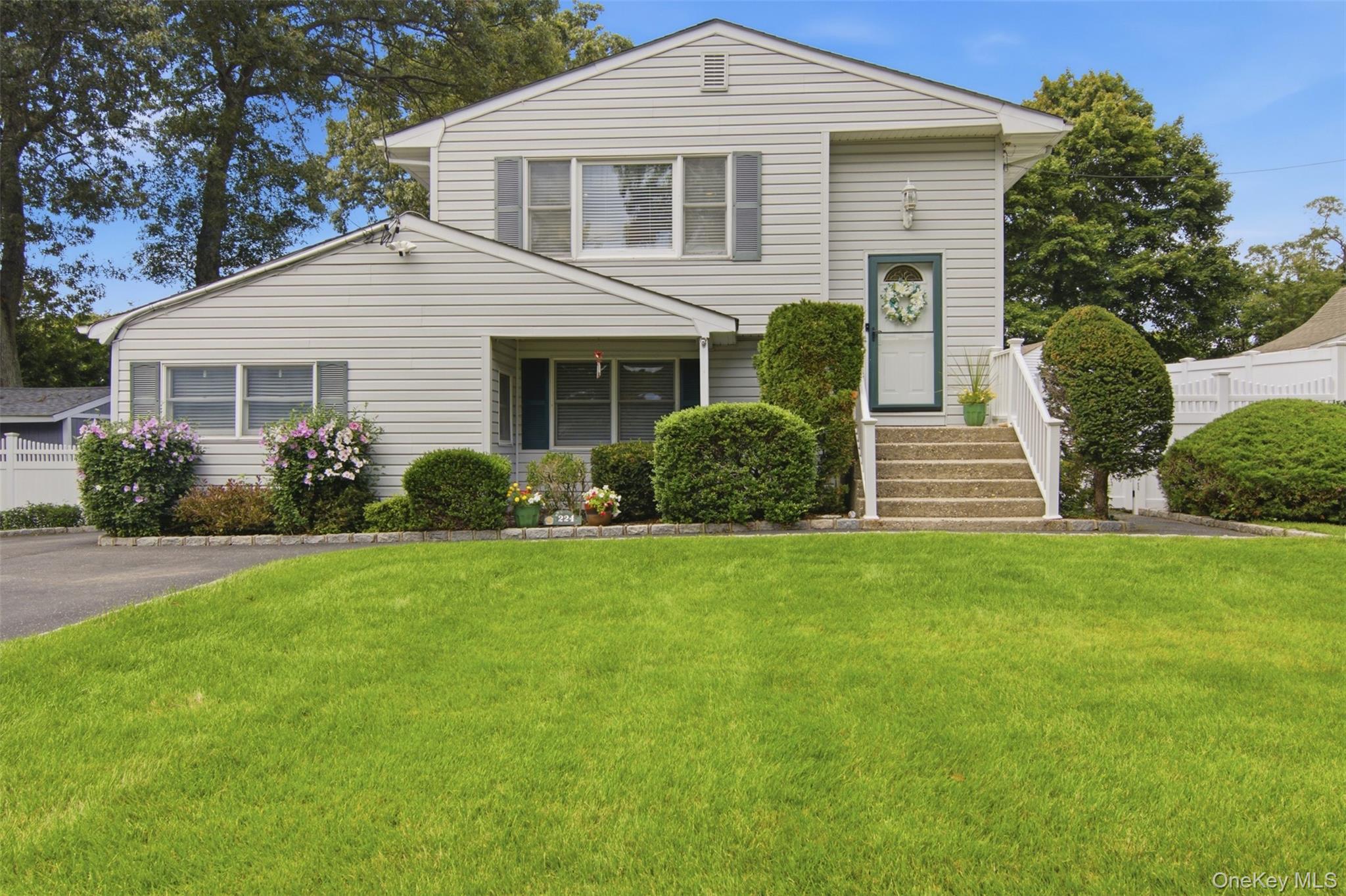 224 Holbrook Avenue, Ronkonkoma NY 11779