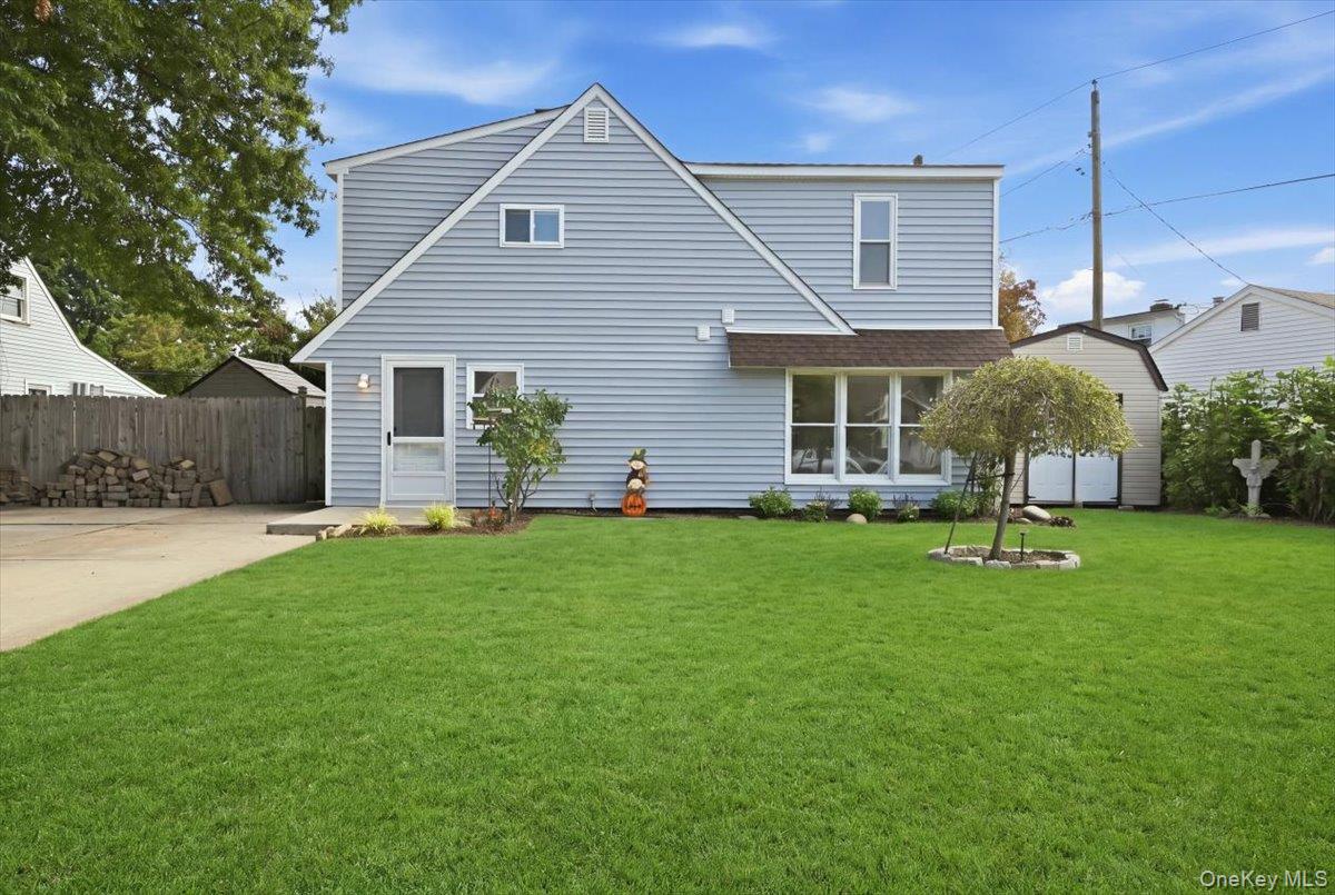 6 Stonecutter Road, Levittown NY 11756
