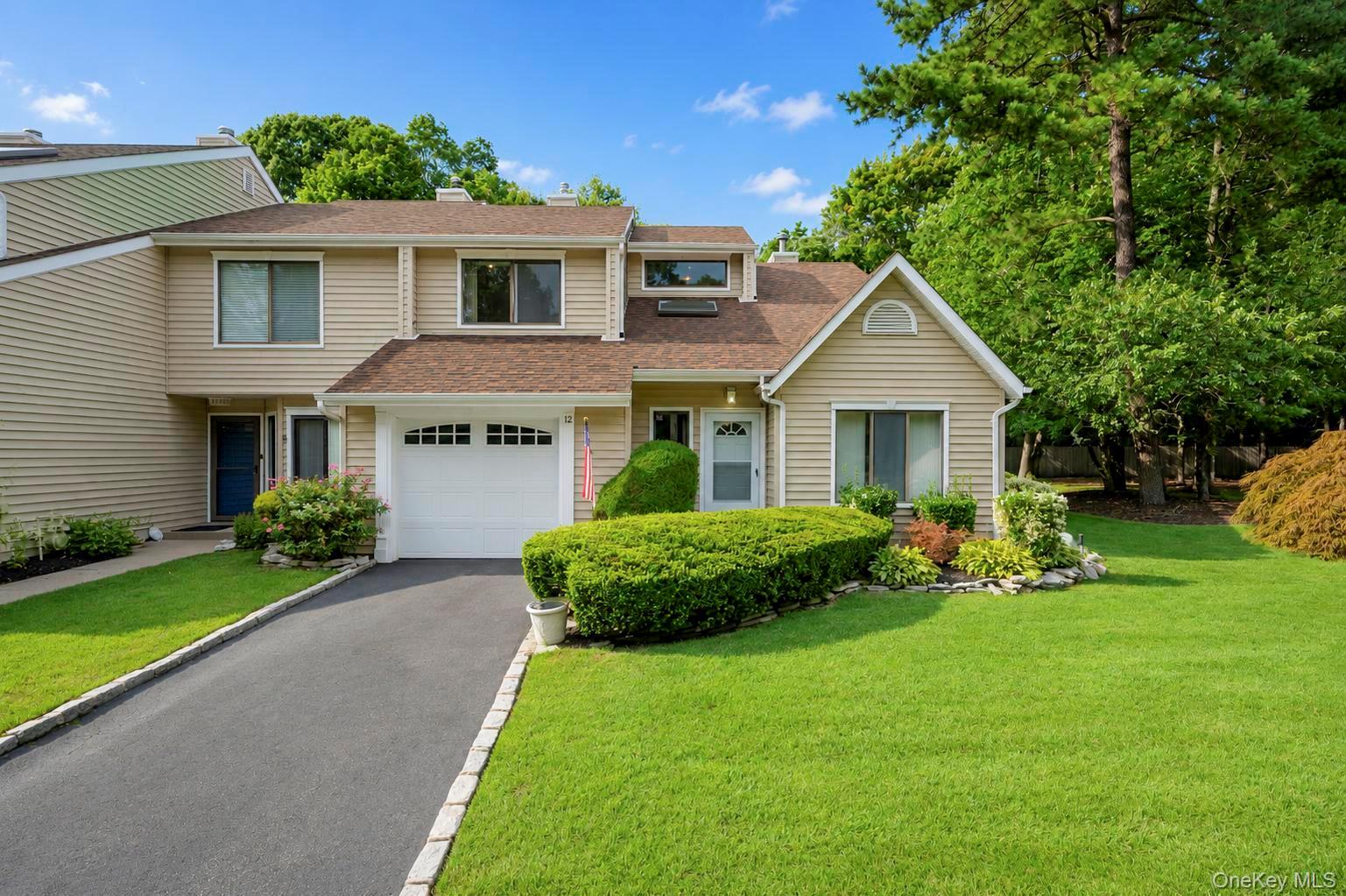 12 Hidden Pines Way, Bohemia NY 11716