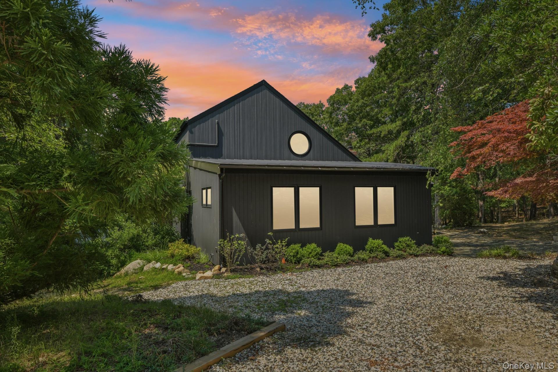 12 Deep View Court, Wainscott NY 11937