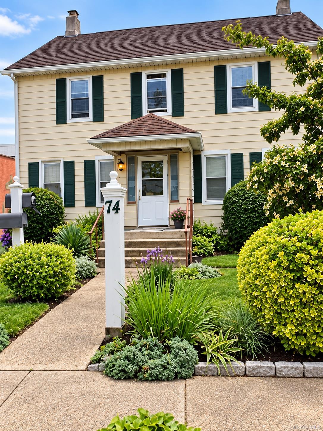 74 W Hoffman Avenue, Lindenhurst NY 11757
