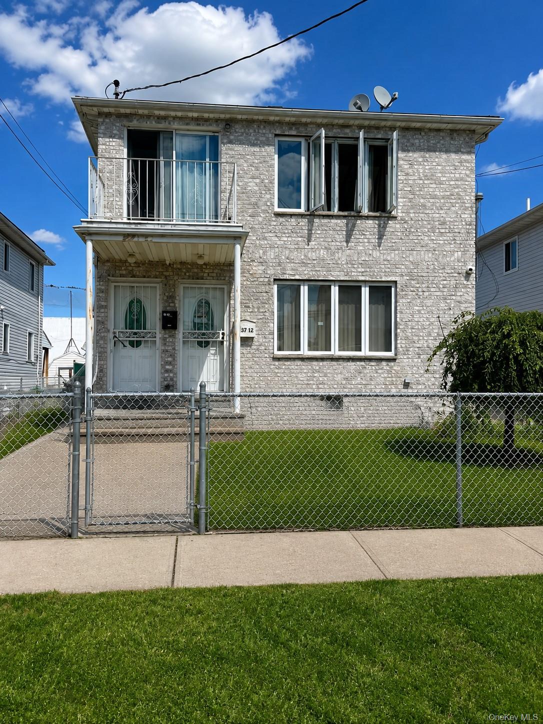 13712 249th Street, Jamaica NY 11422