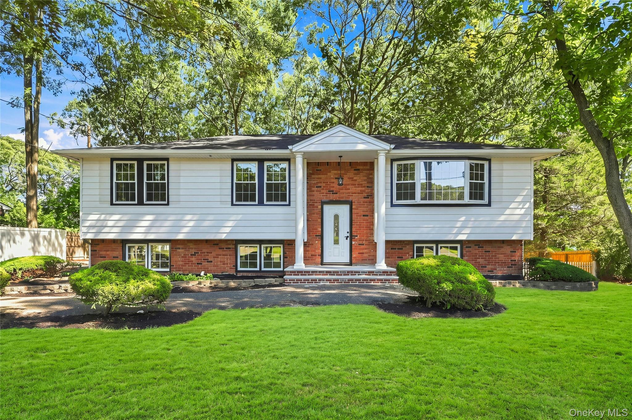 147 Pauls Path, Coram NY 11727
