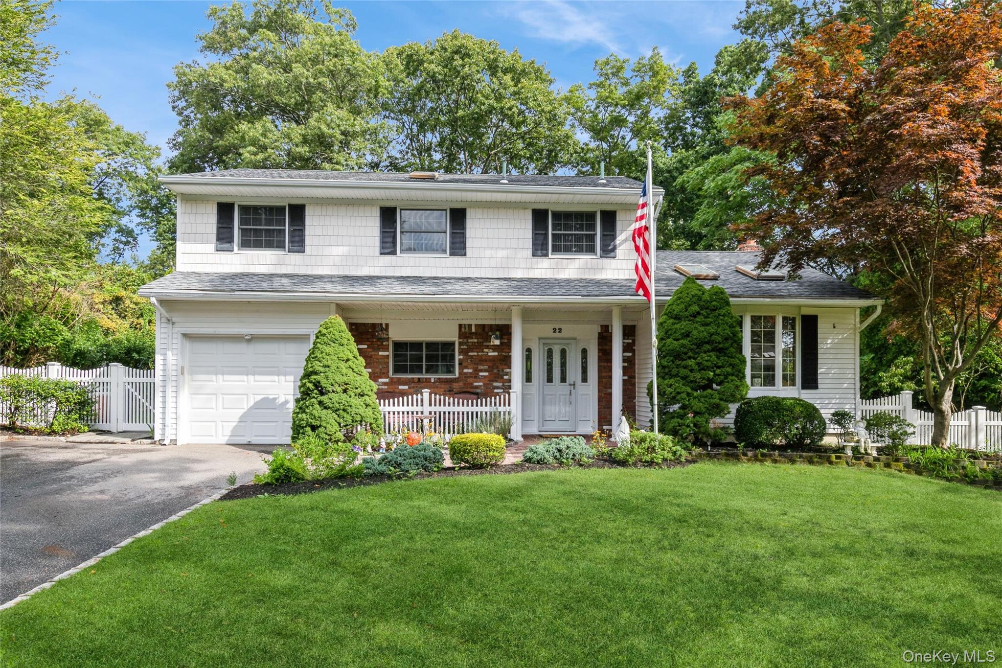 22 Sheryl Crescent, Smithtown NY 11787