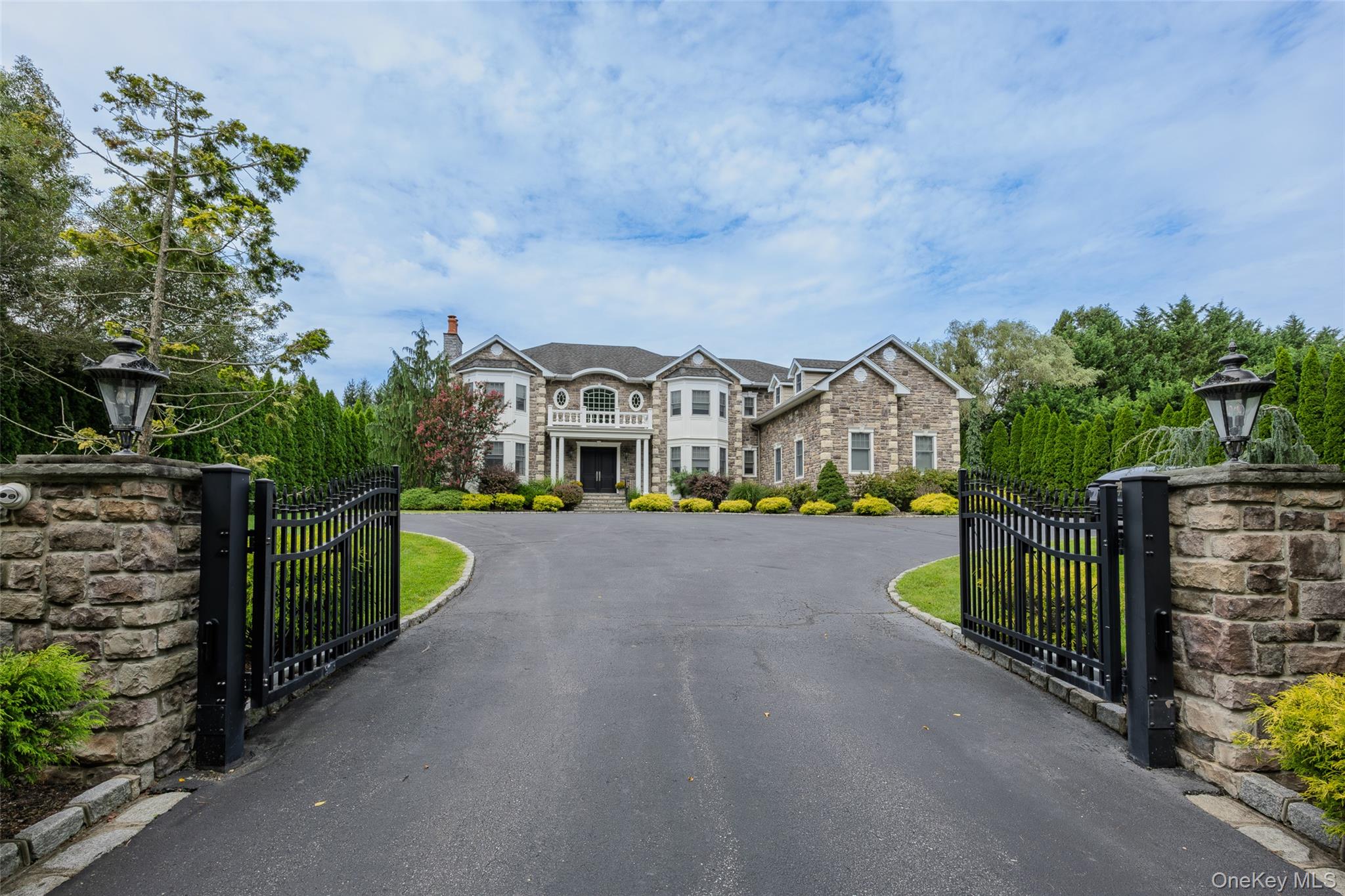 10 Meadow Glen Road, Fort Salonga NY 11768