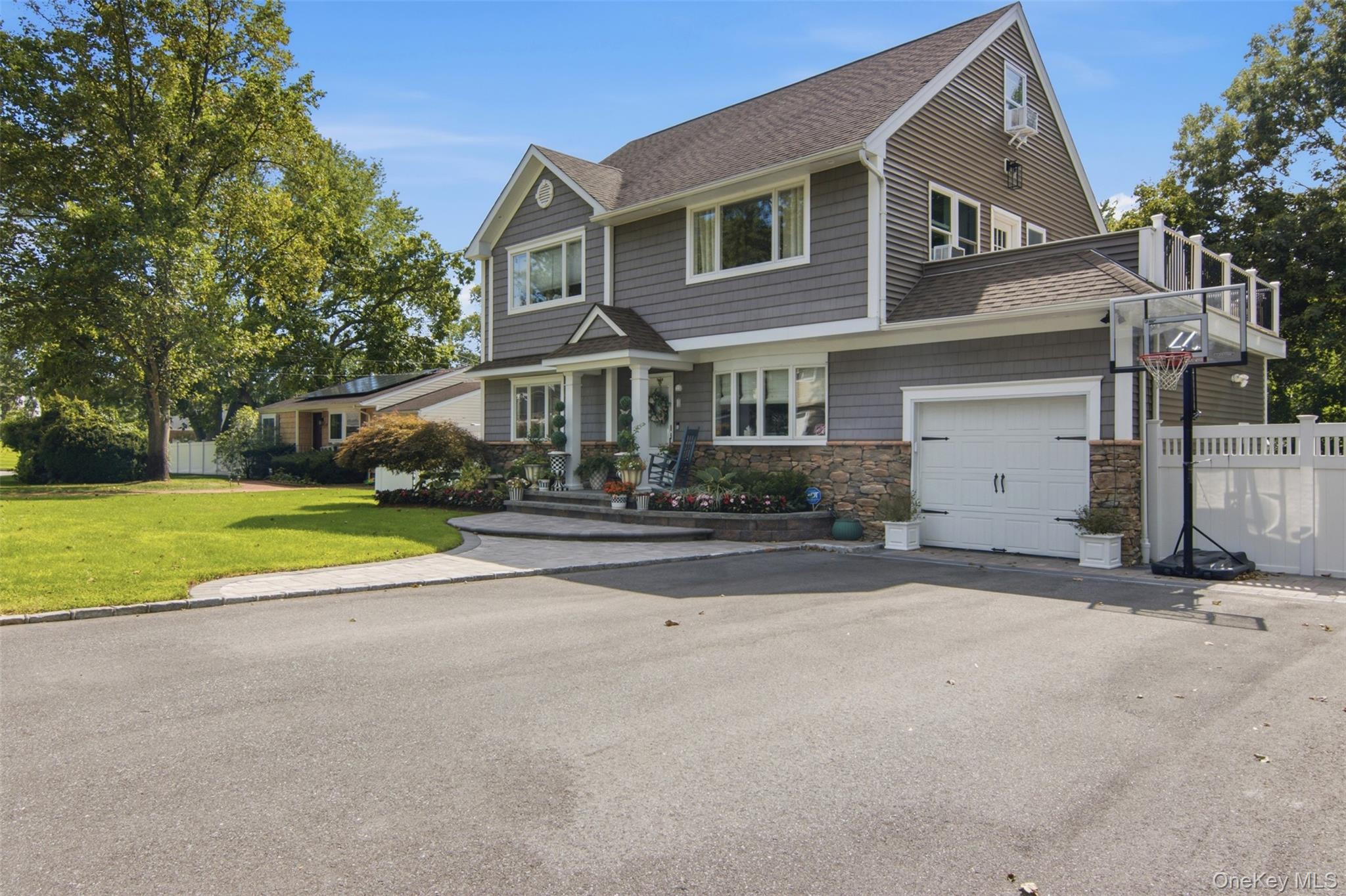 8 Glen Way, Lake Grove NY 11755