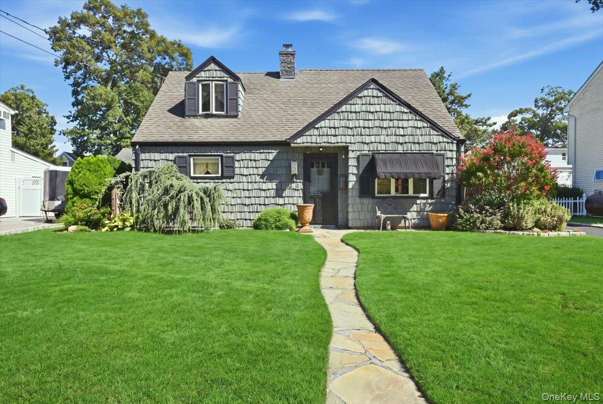 65 Riverside Avenue, Massapequa NY 11758