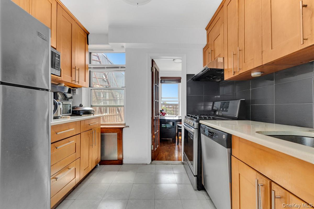 105-34 65th Avenue Unit 6E, Forest Hills NY 11375