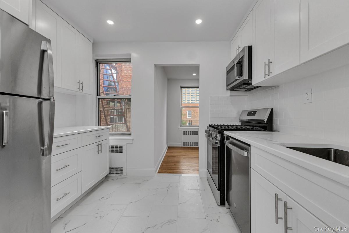 65-35 Yellowstone . Boulevard Unit 6F, Forest Hills NY 11375
