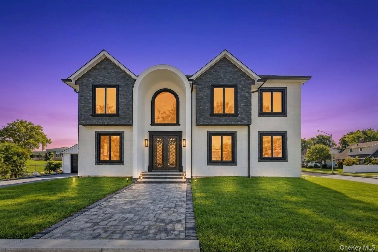 1 Straight Lane, Levittown NY 11756