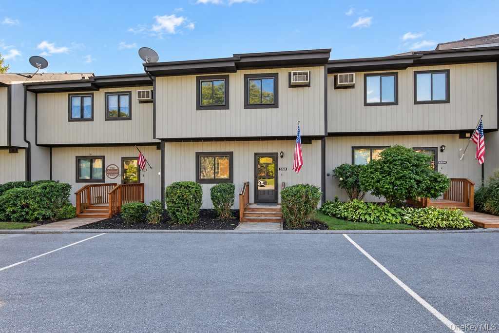 6103 Chelsea Cove N, Hopewell Junction NY 12533