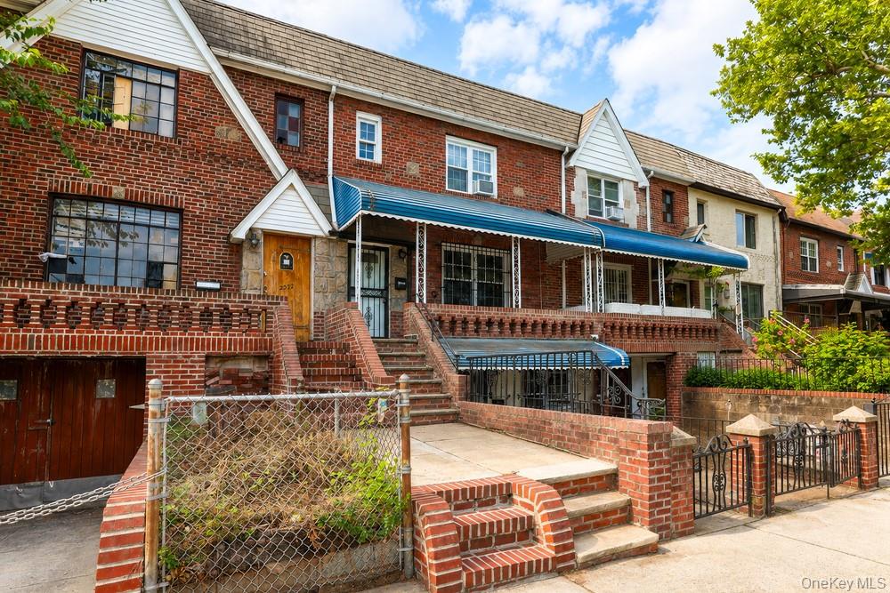 25-30 36th Avenue, Astoria NY 11106