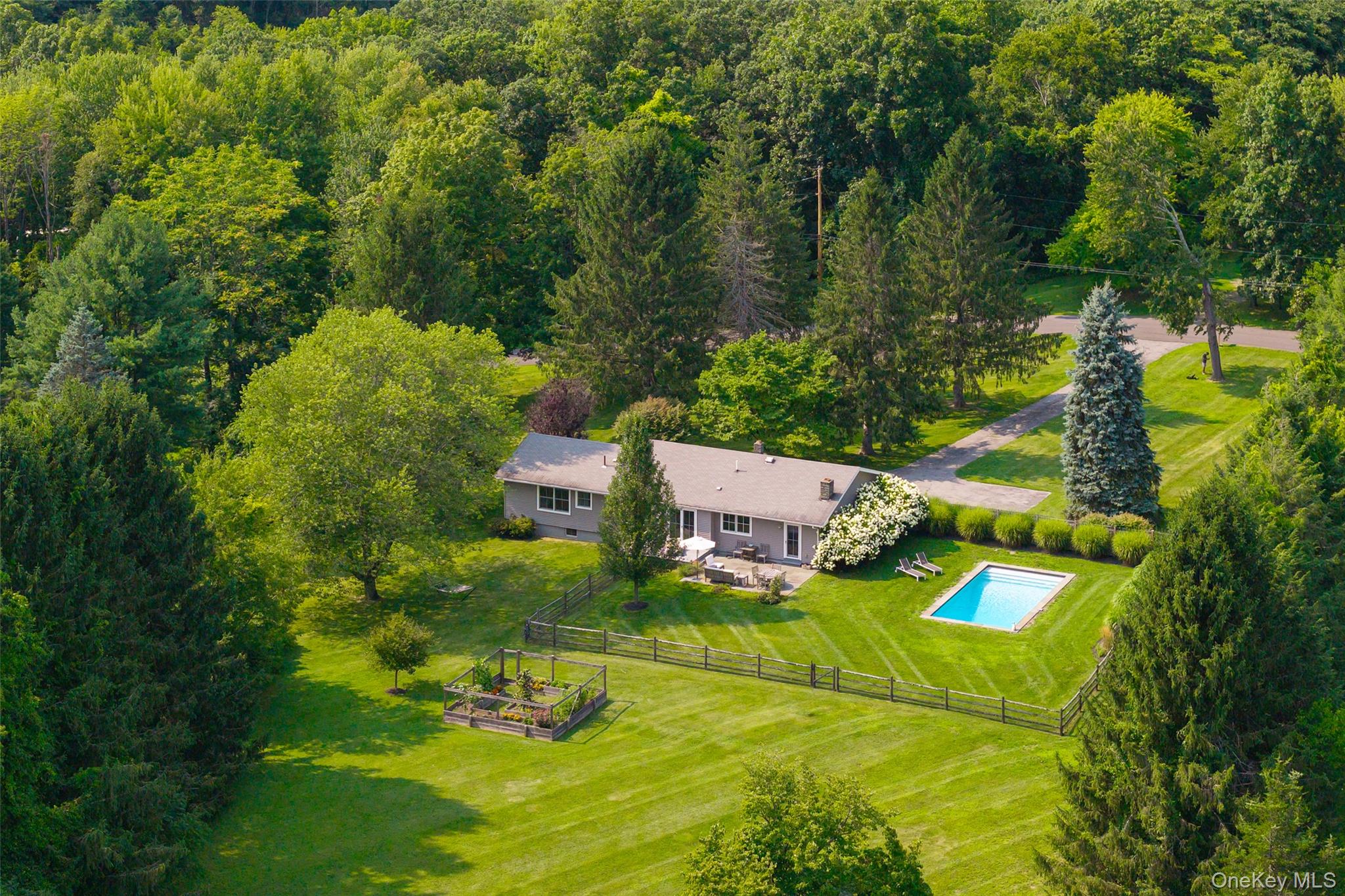 62 Frost Road, Rhinebeck NY 12572