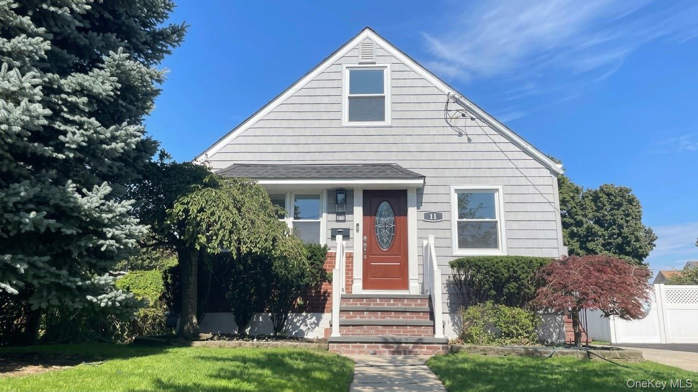 11 Wood Street, Lynbrook NY 11563