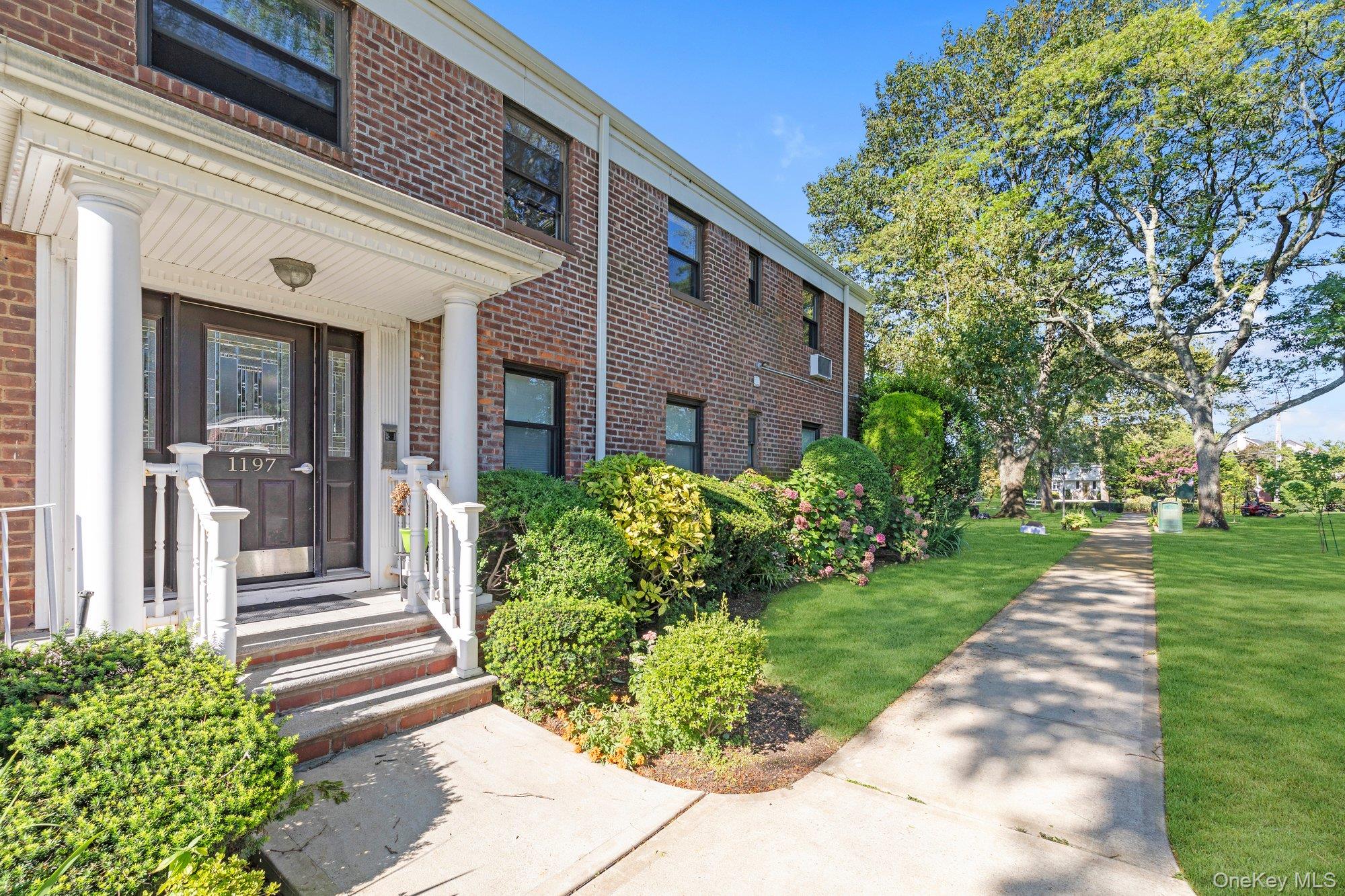 1197 E broadway Unit K24, Hewlett NY 11557