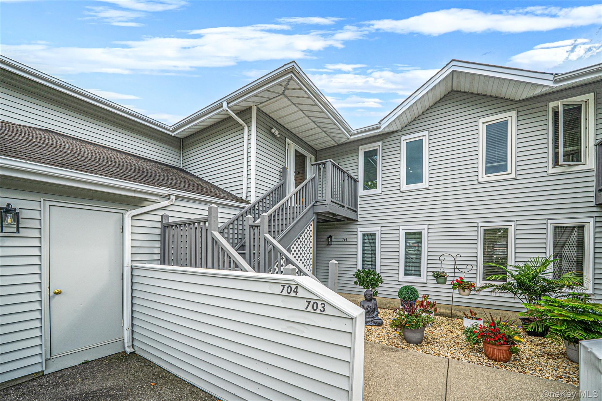 704 Fenway Road, Saint James NY 11780