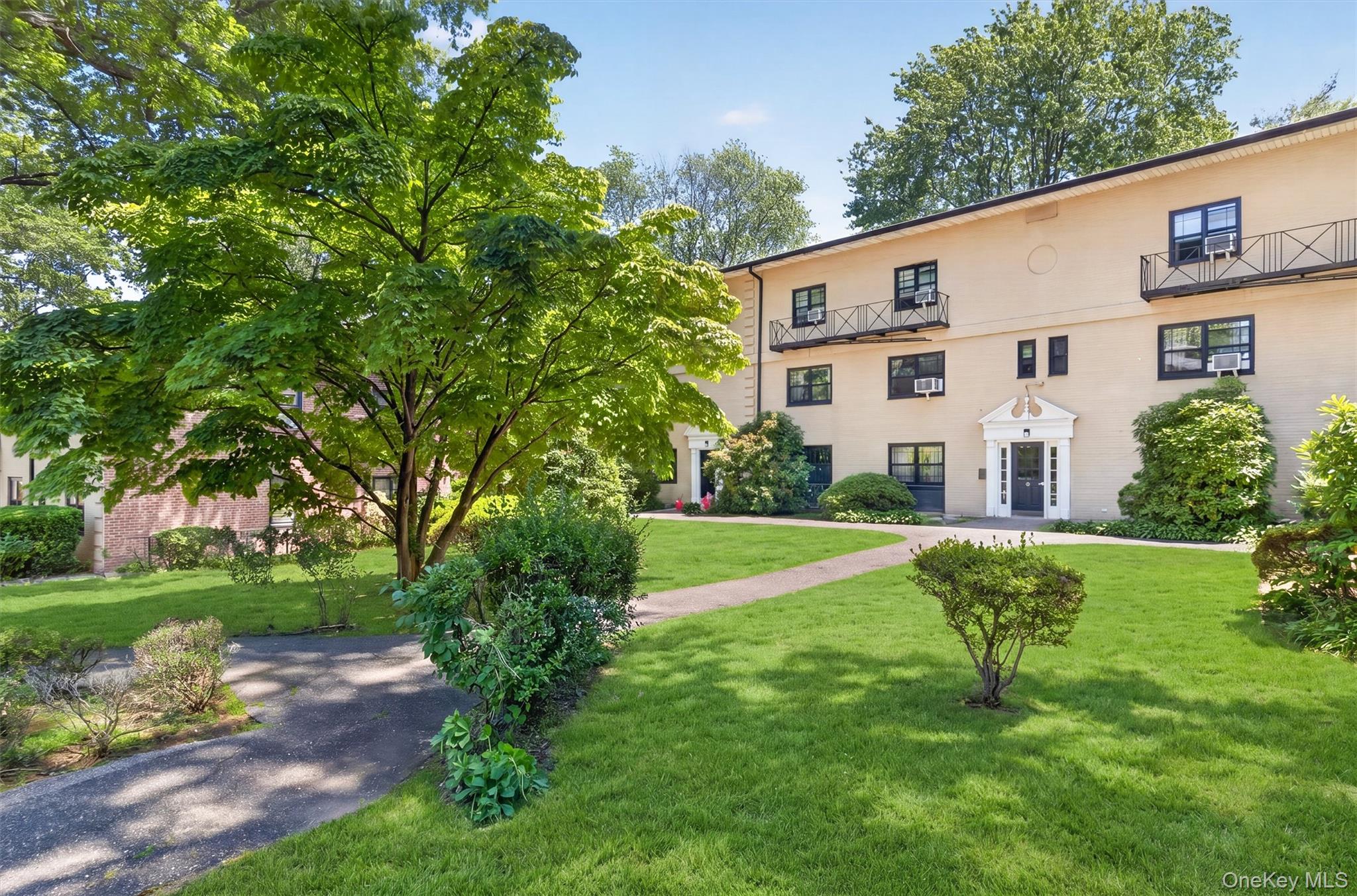 6 Manchester Road Unit 2L, Eastchester NY 10709