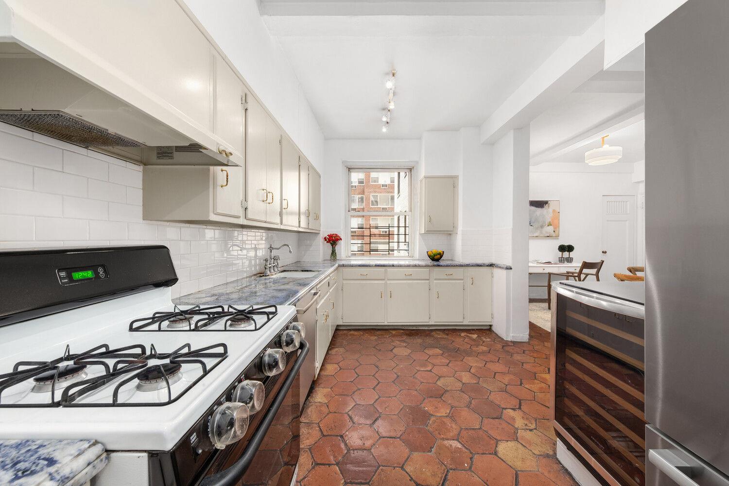320 E 72ND Street Unit 6A, Manhattan NY 10021