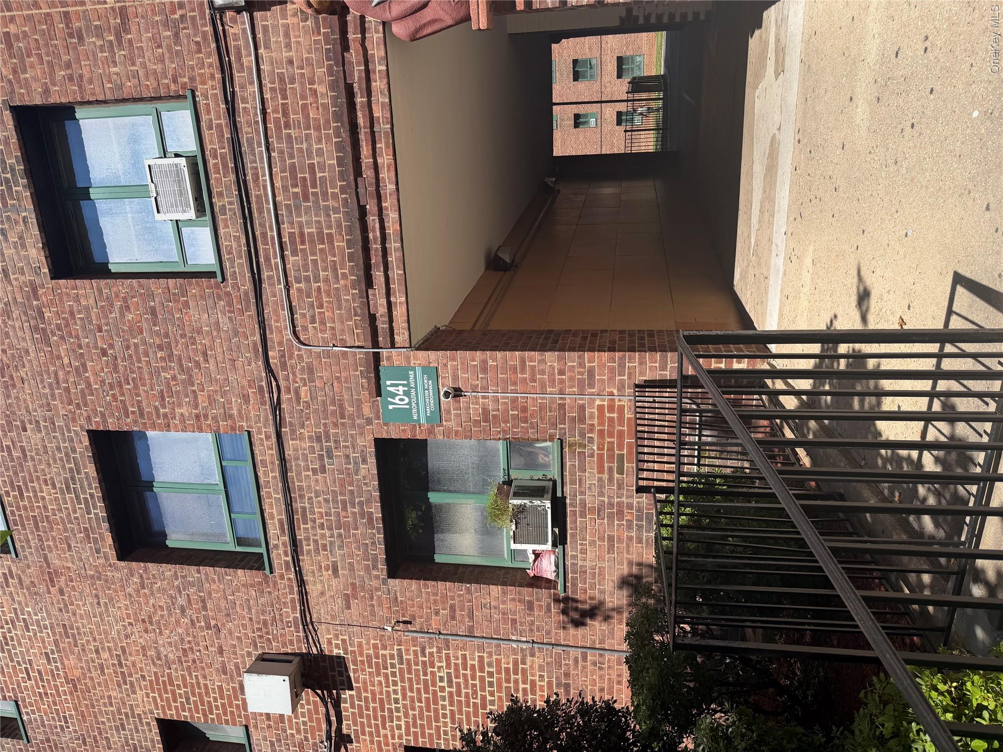 1641 Metropolitan Avenue Unit 3H, Bronx NY 10462