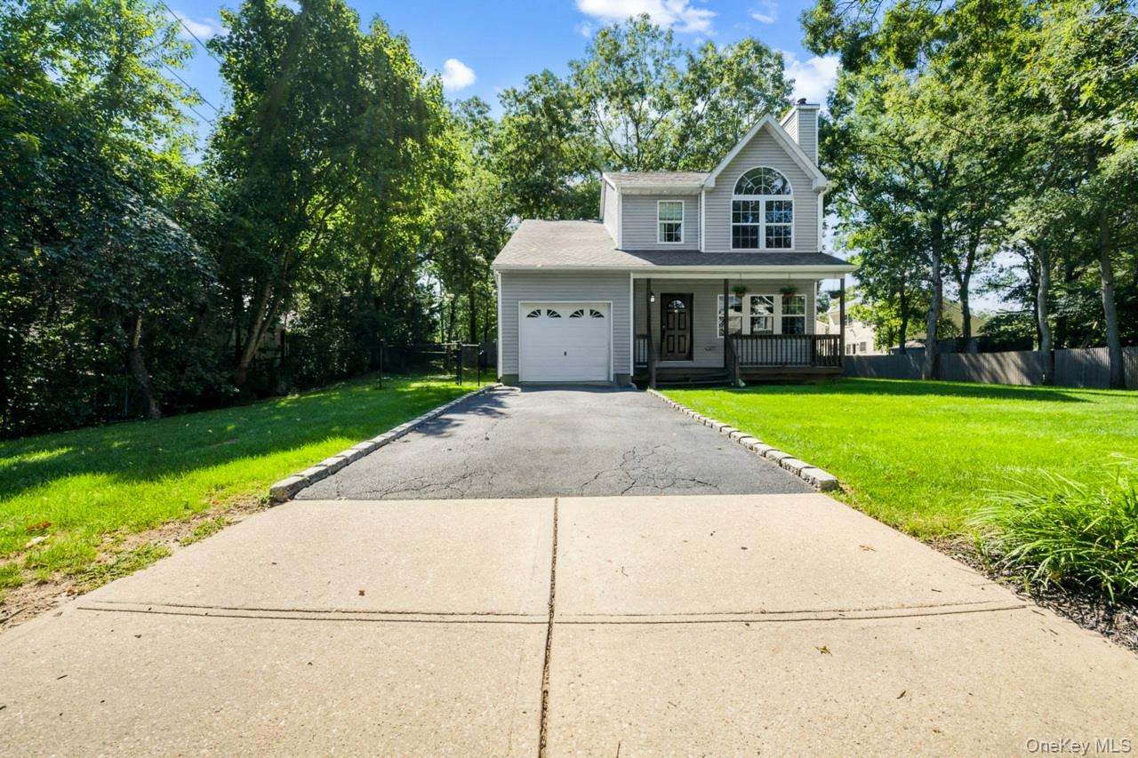 10 Iowa Street, Coram NY 11727