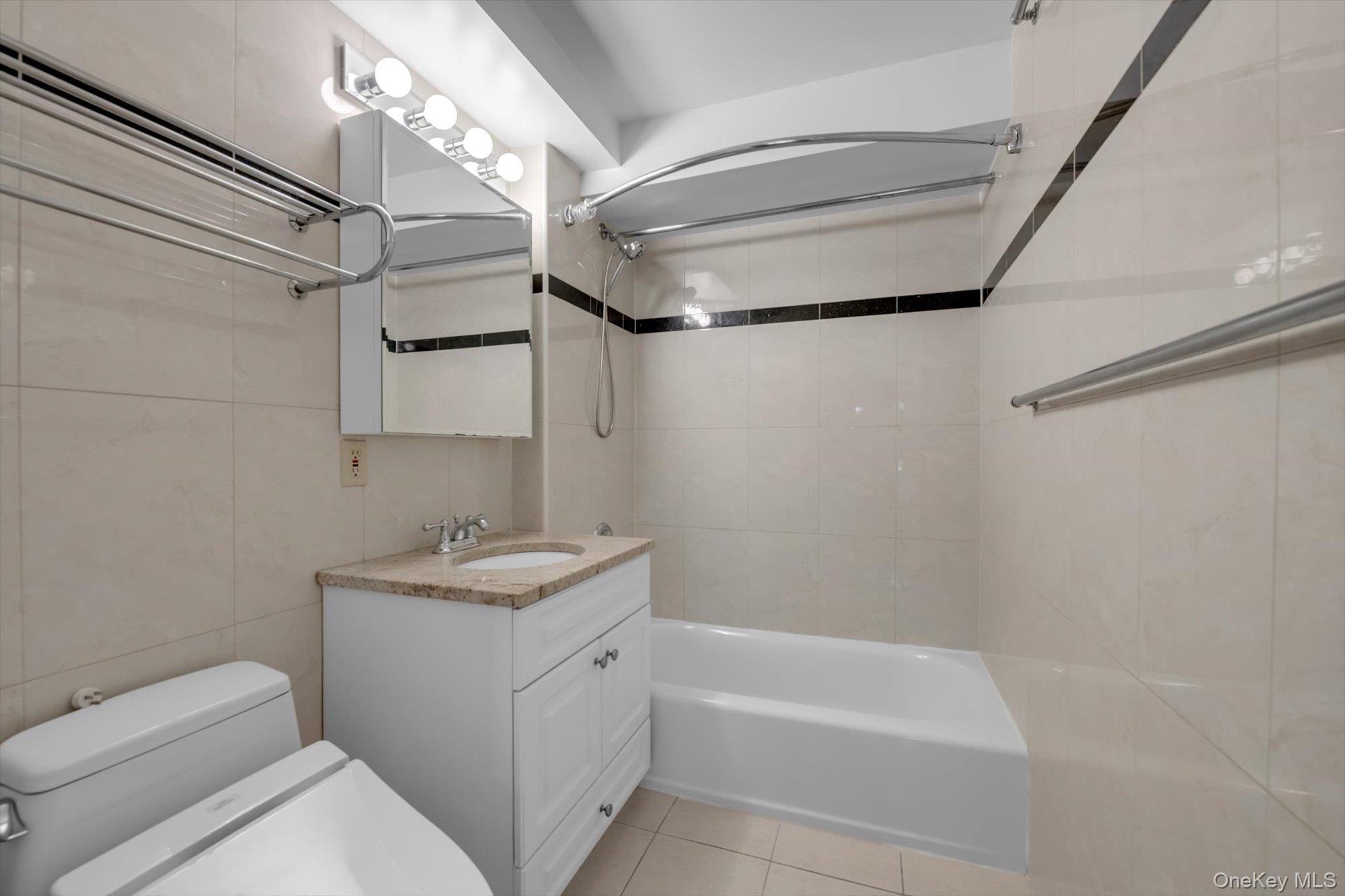 6434 Grand Central Parkway Unit 3G, Forest Hills NY 11375