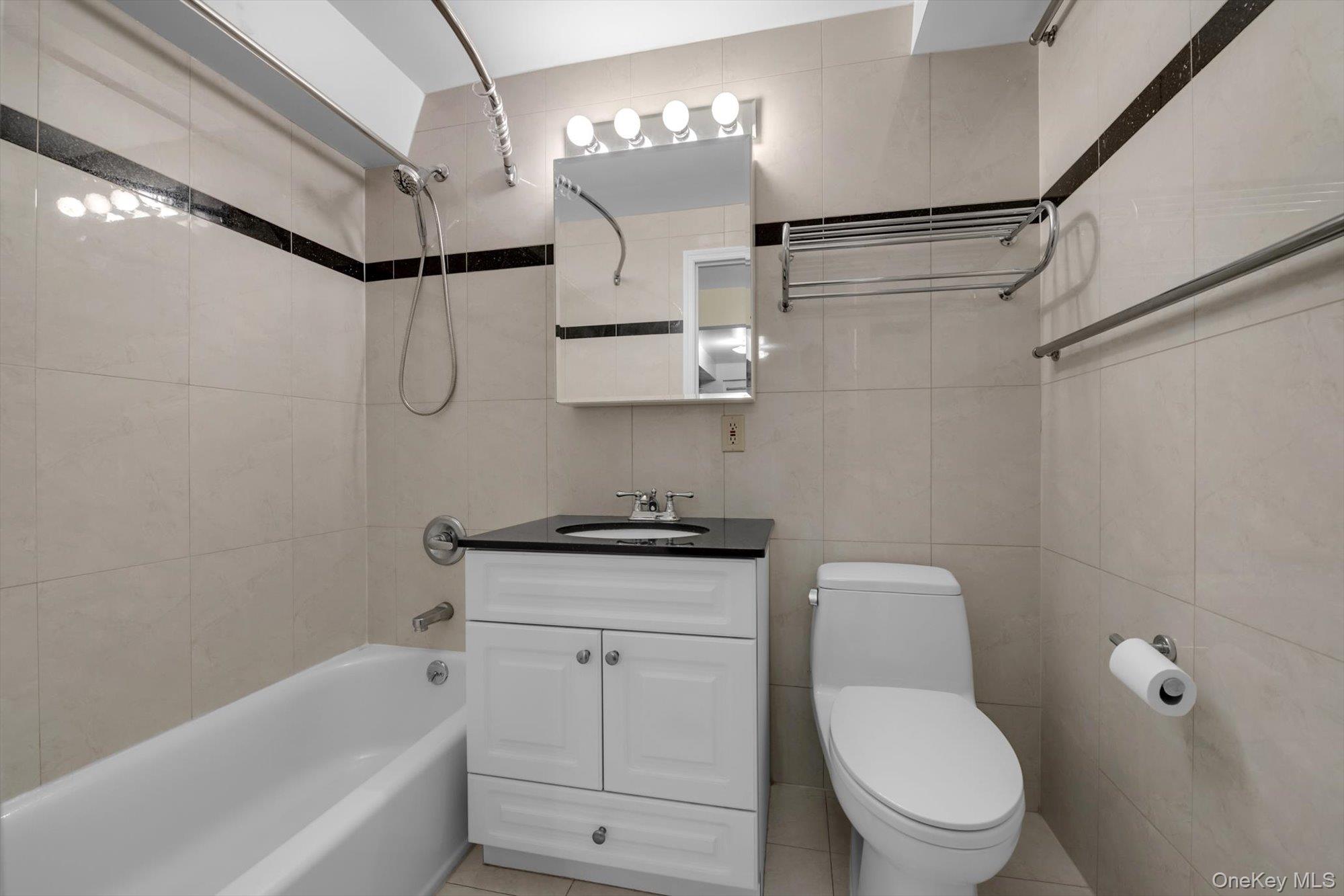 6434 Grand Central Parkway Unit 3G, Forest Hills NY 11375