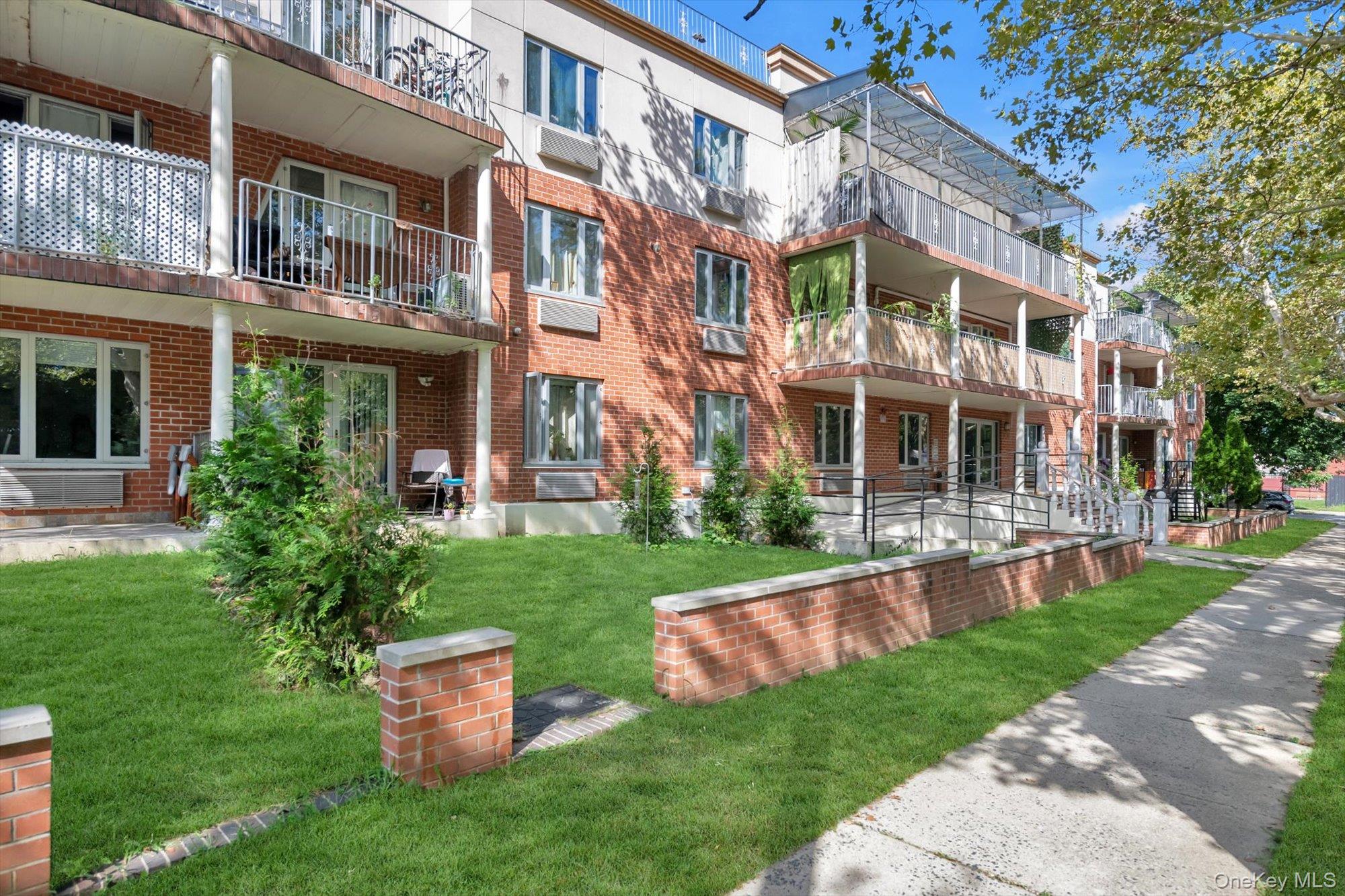 6434 Grand Central Parkway Unit 3G, Forest Hills NY 11375
