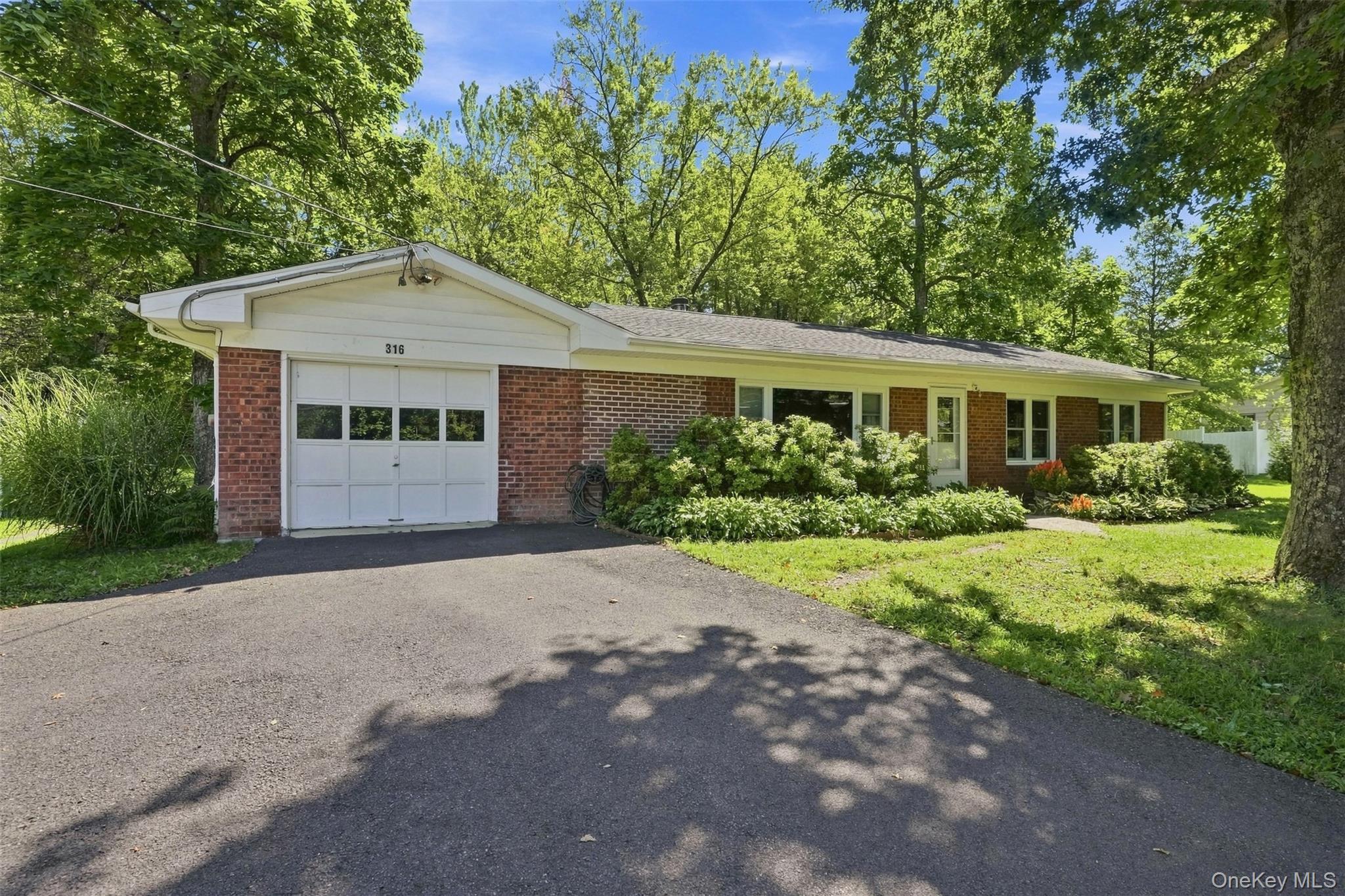 316 State Route 32 N, New Paltz NY 12561