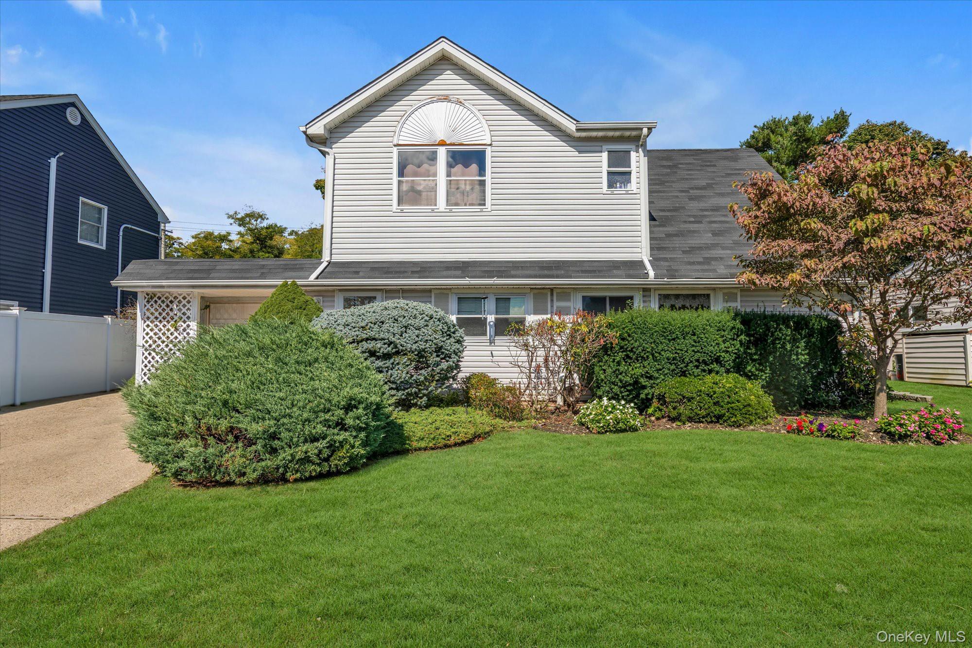 157 Land Lane, Westbury NY 11590